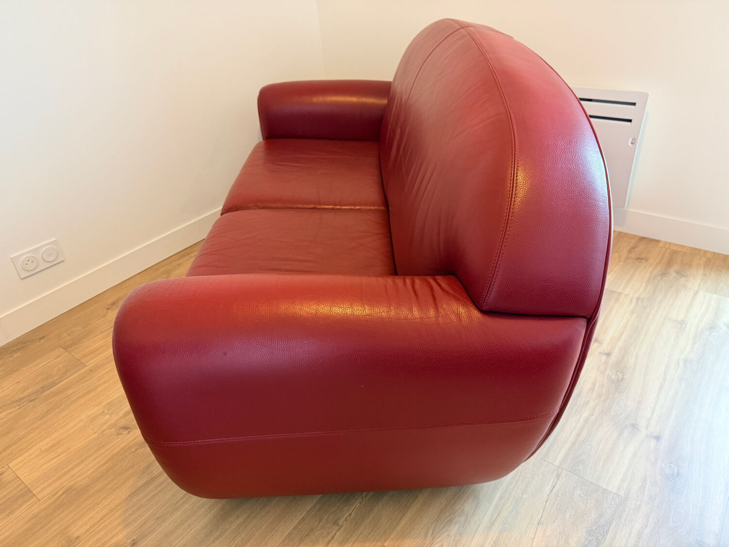 Red leather Sufren 2-seater sofa