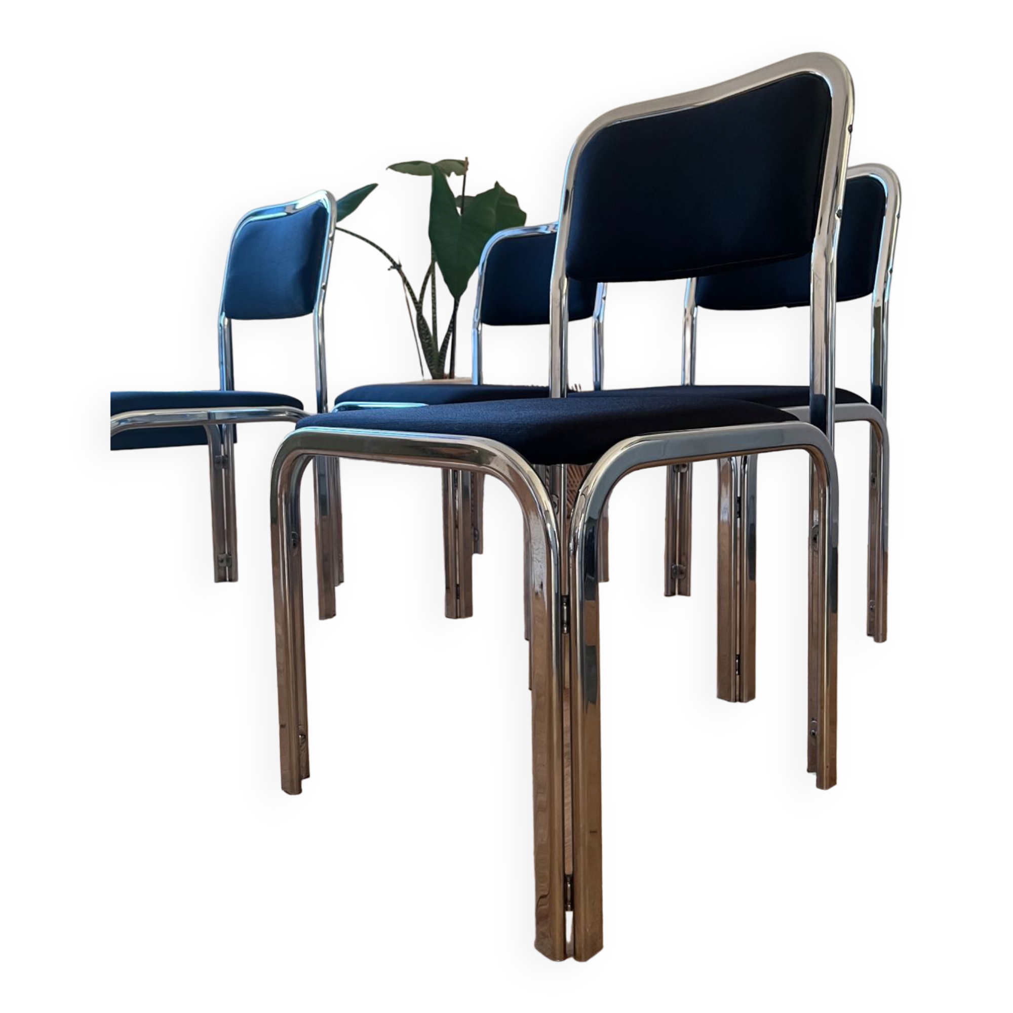 Lot de 4 chaises en acier chromé