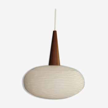 Suspension scandinave en opaline et teck, années 60