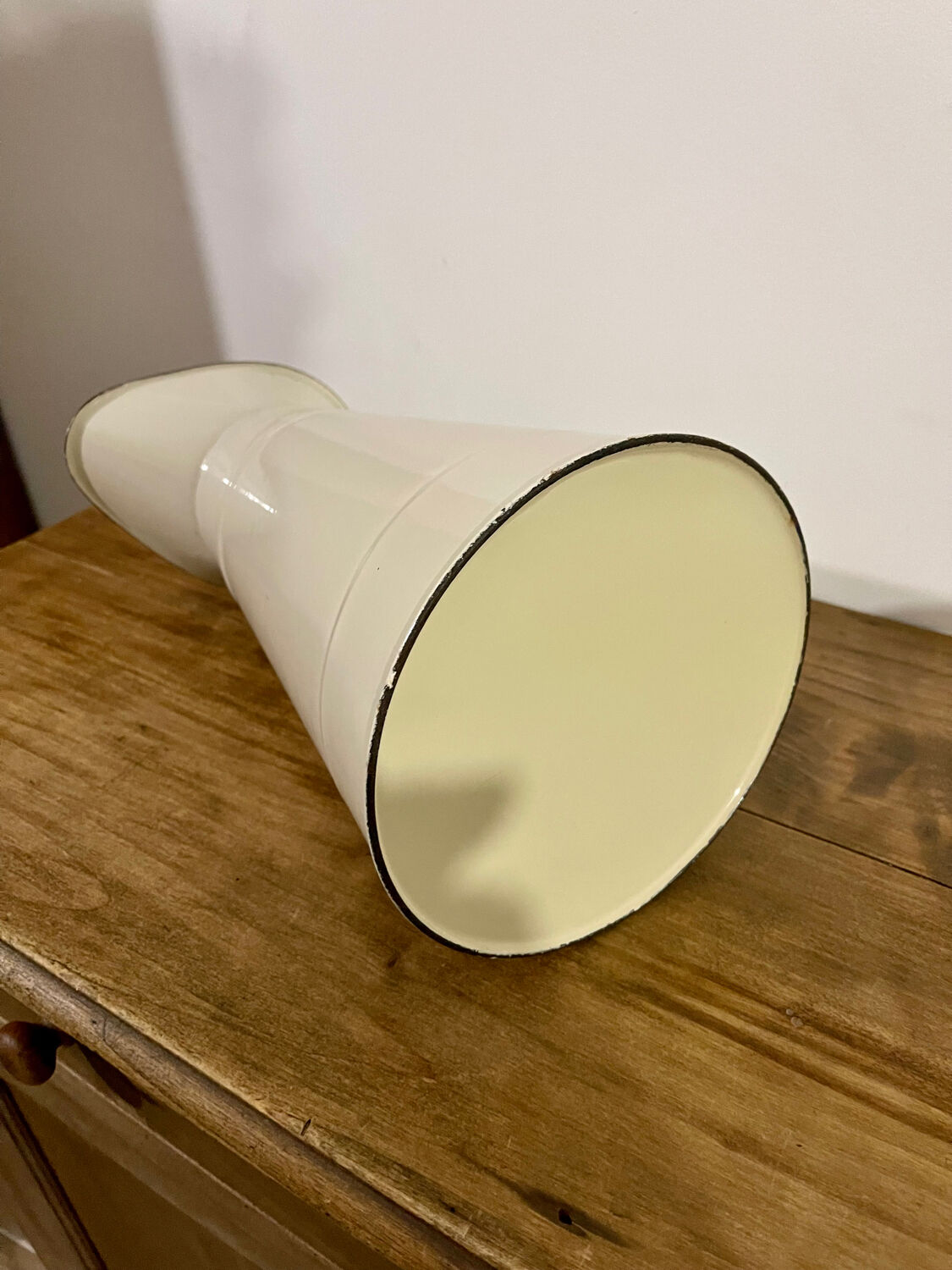 Enamelled sheet metal pitcher