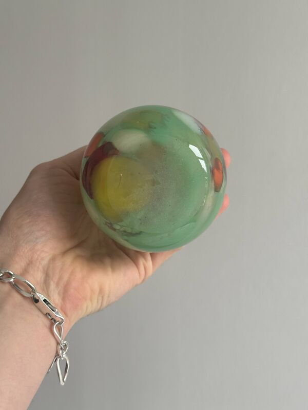 Vase soliflore en verre coloré transparent