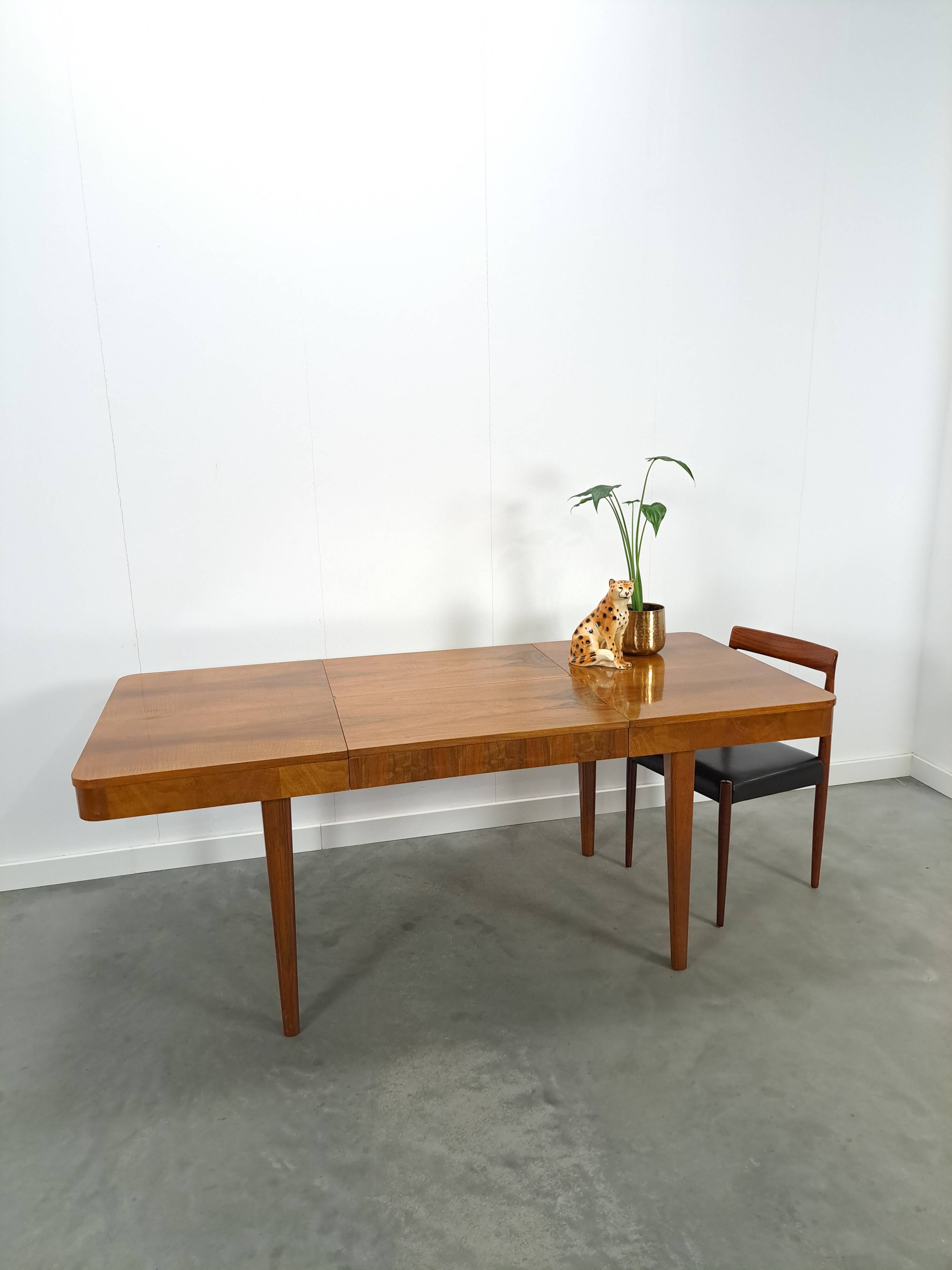 Table de salle à manger extensible design vintage Halabala