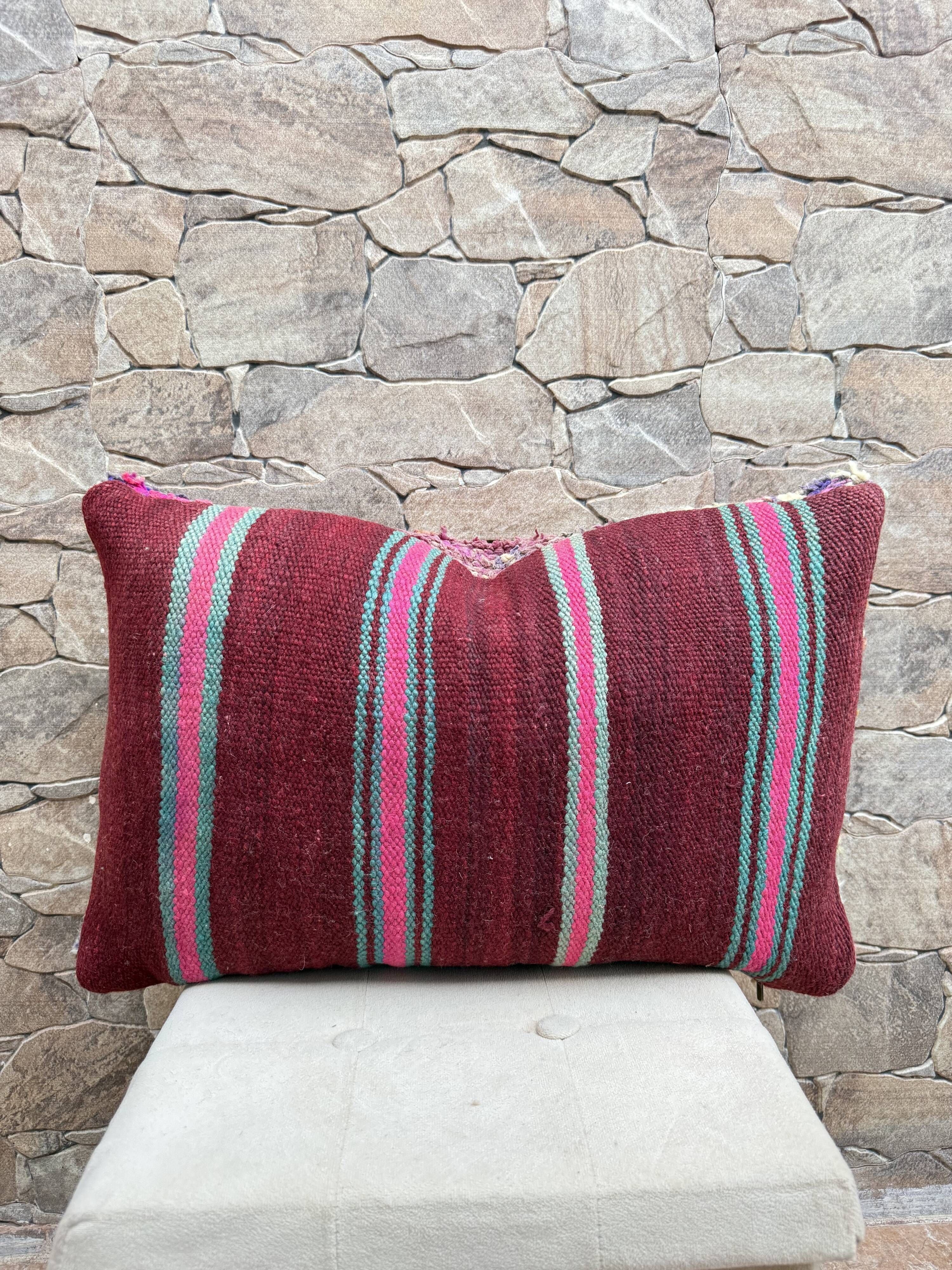 Vintage Berber kilim cushion cover: Moroccan wool cushion 60x40cm