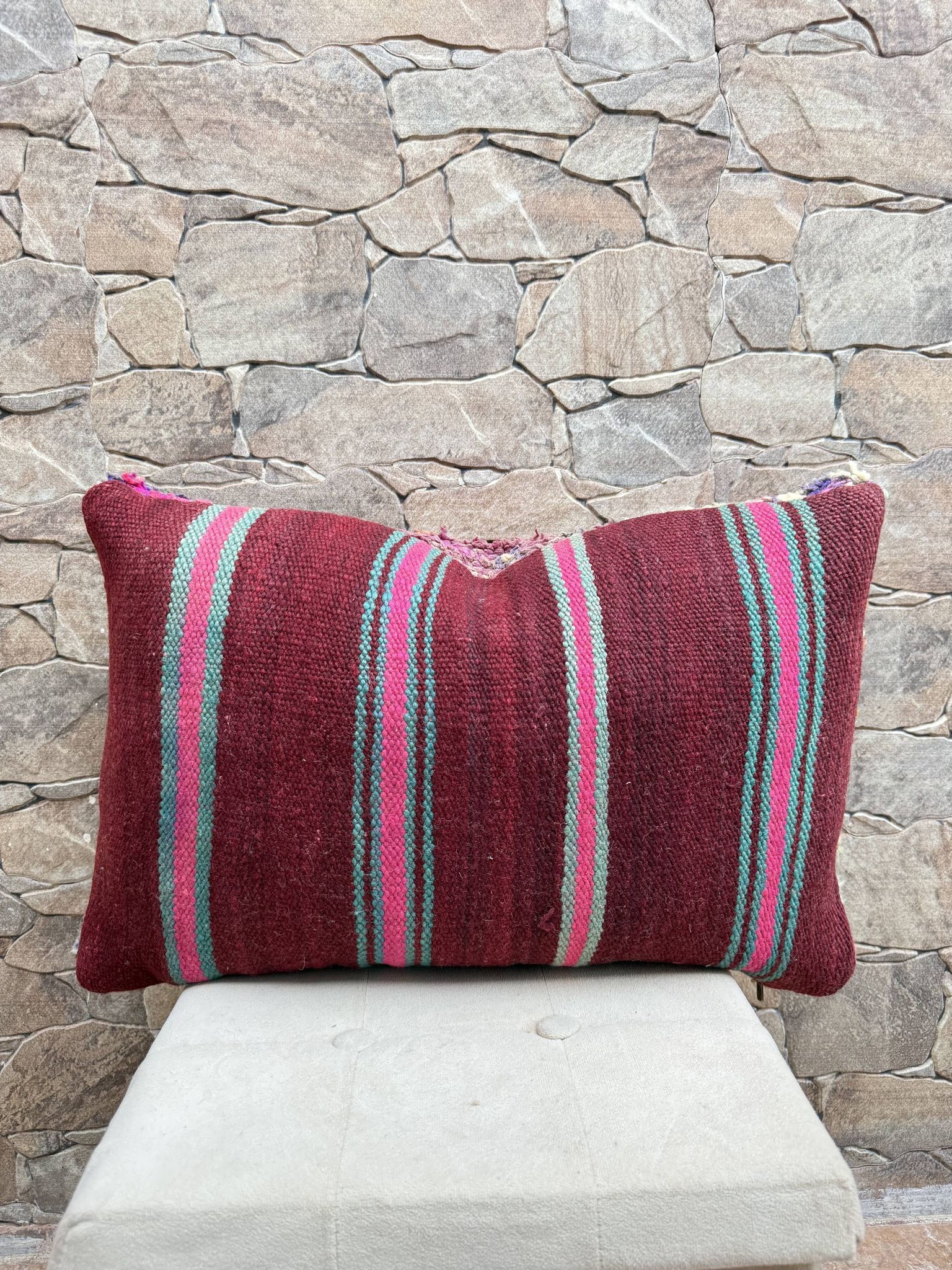 Vintage Berber kilim cushion cover: Moroccan wool cushion 60x40cm