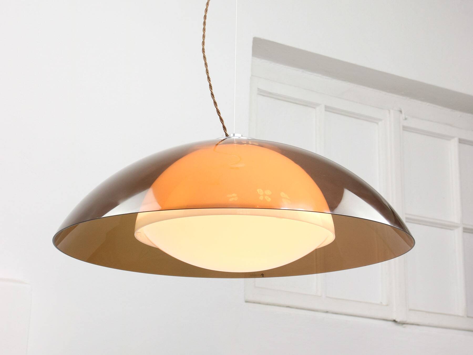 Lampe Space Age en forme d'ovni marron rare de Guzzini, années 1970