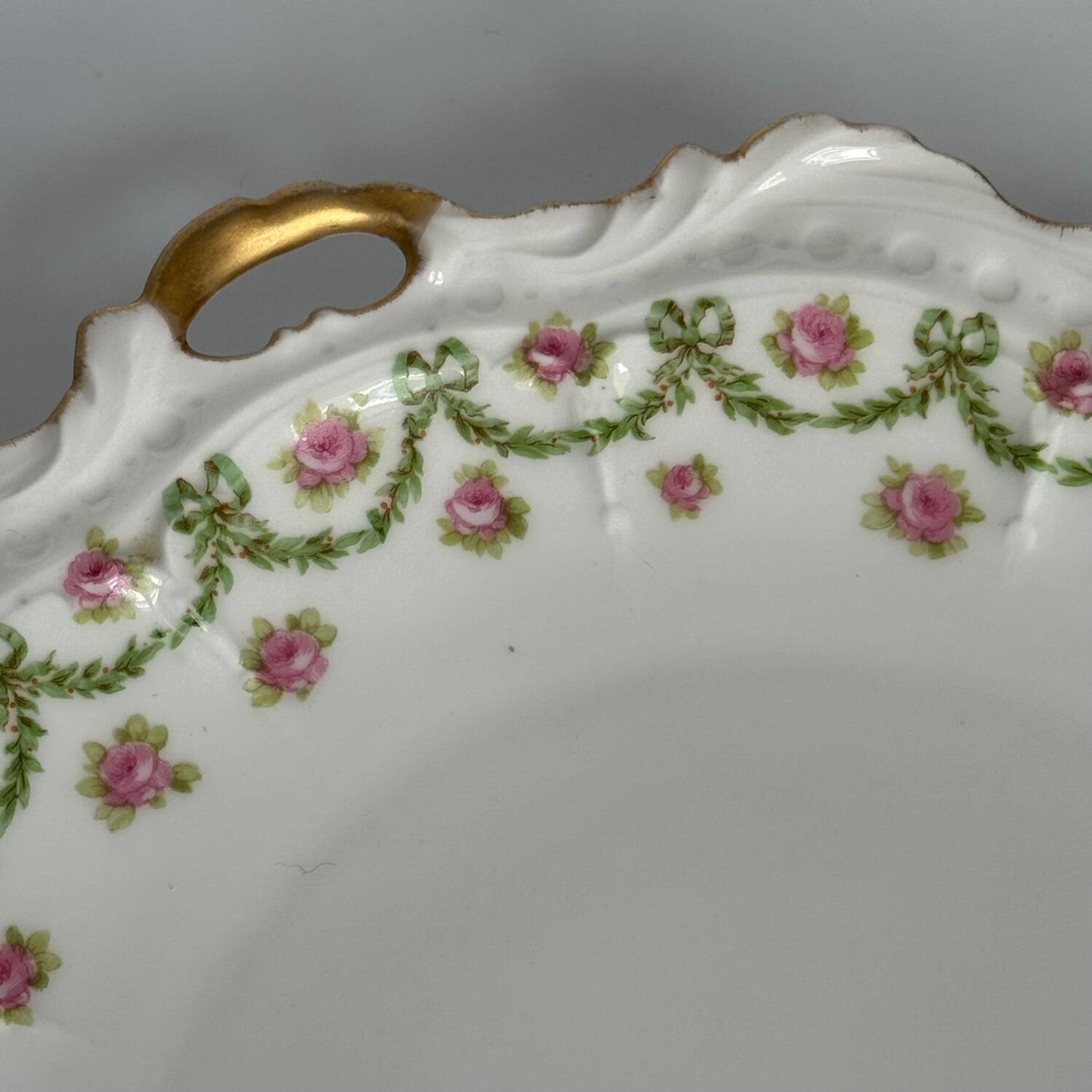 Plat à Gâteau et Assiettes à dessert Limoges | Rubans, Nœuds et Roses