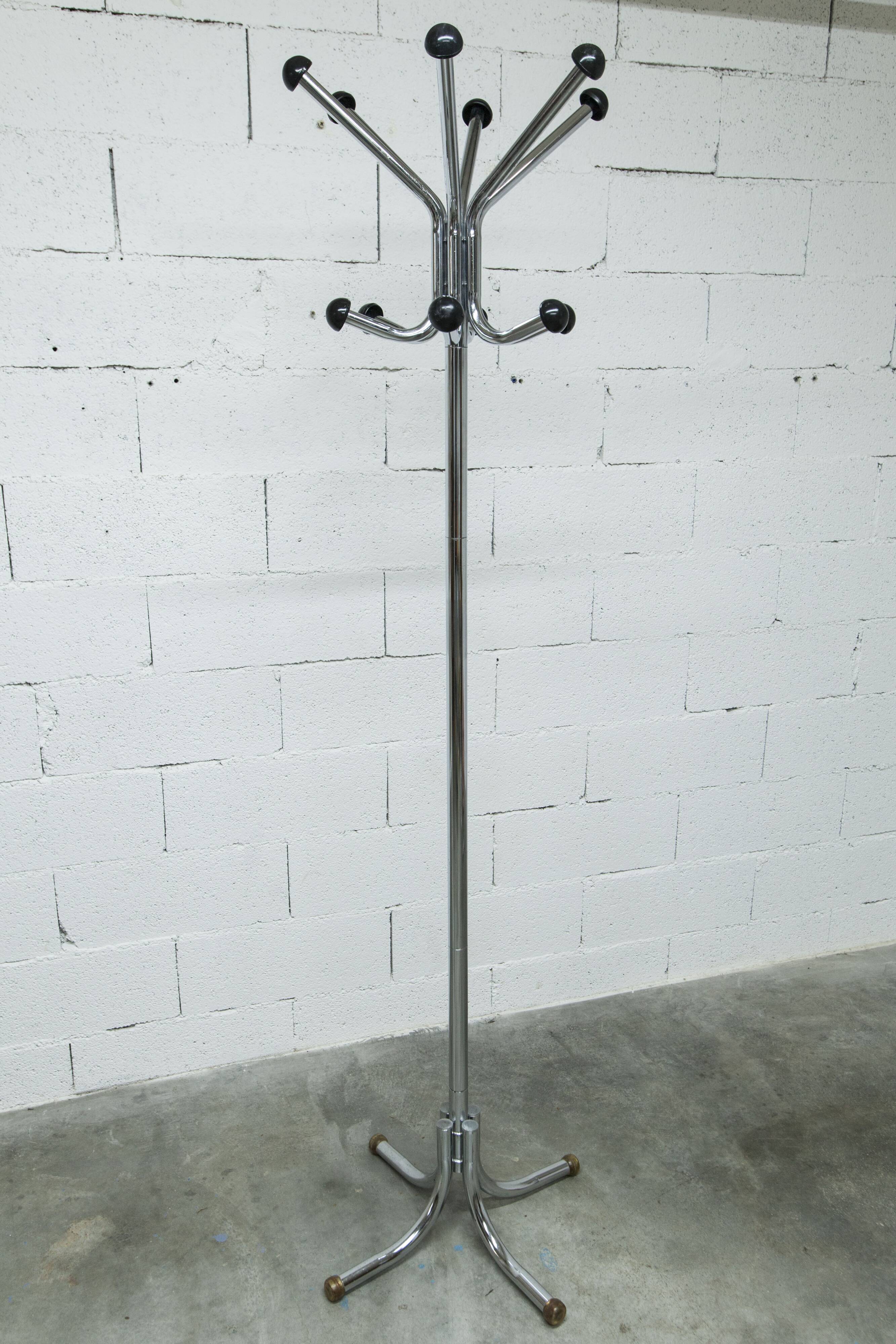 Coat rack with 12 chrome and black plastic hooks, 1960, 2m.