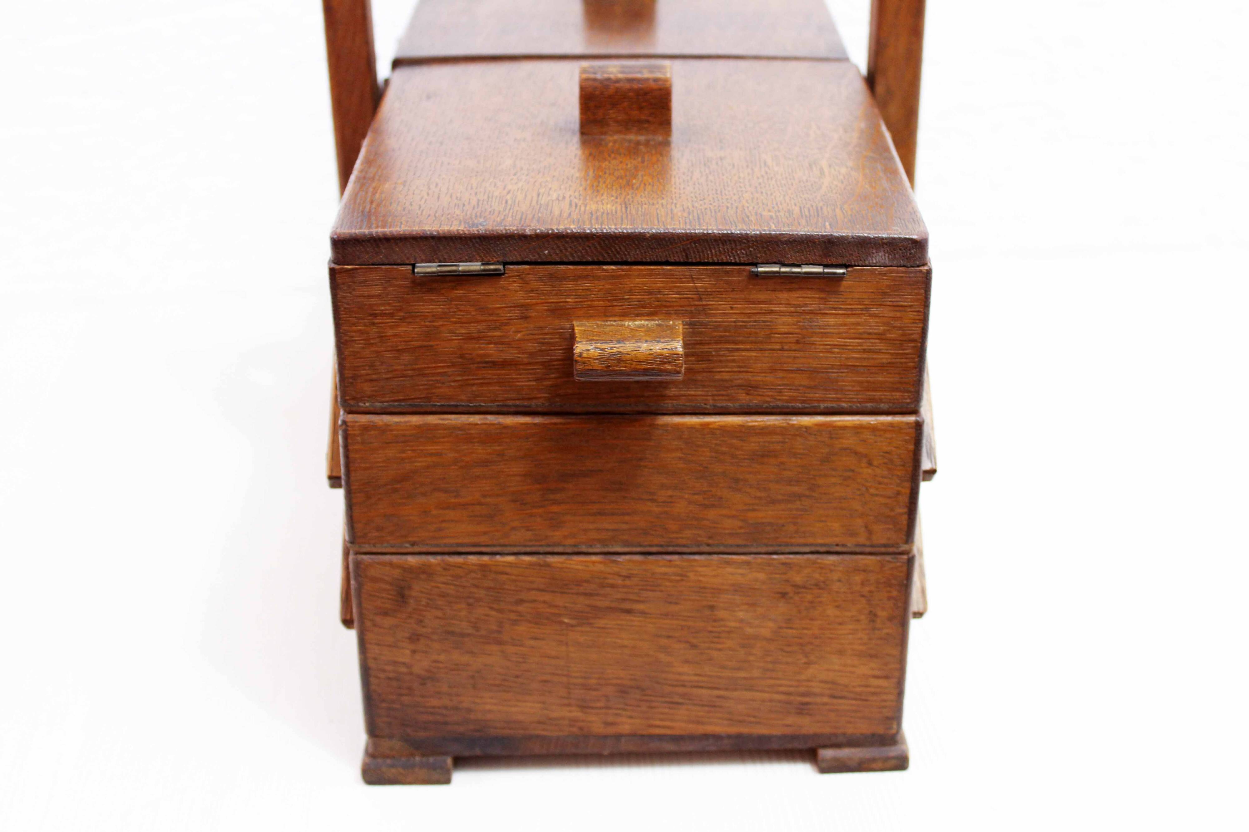 Oak table worker 1960