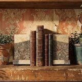 Pair of bookends, Art Deco fireplace decoration in antique marble from the 1920s-1930s.