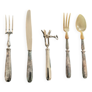 Ménagère-pièces à