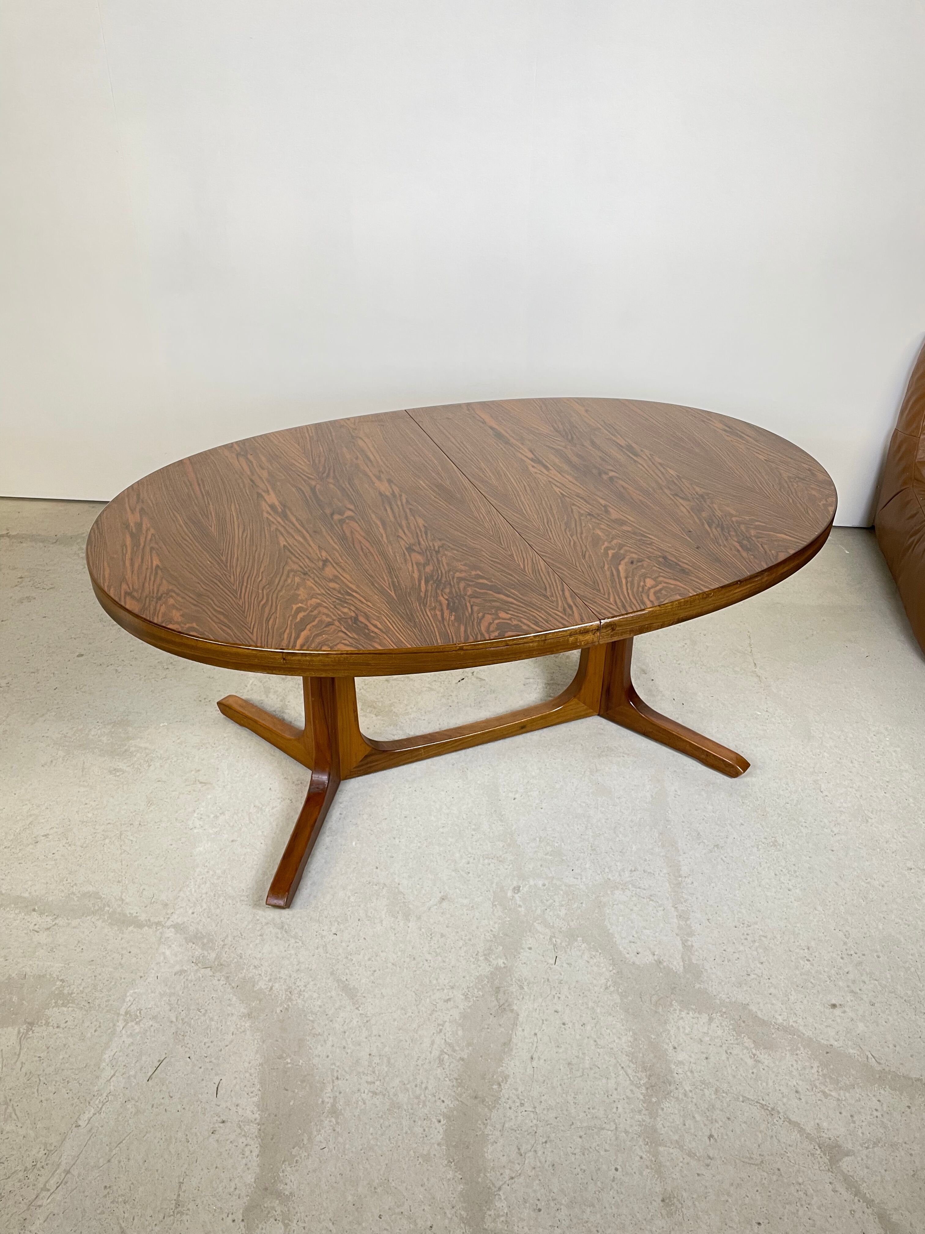 Large rosewood baumann table