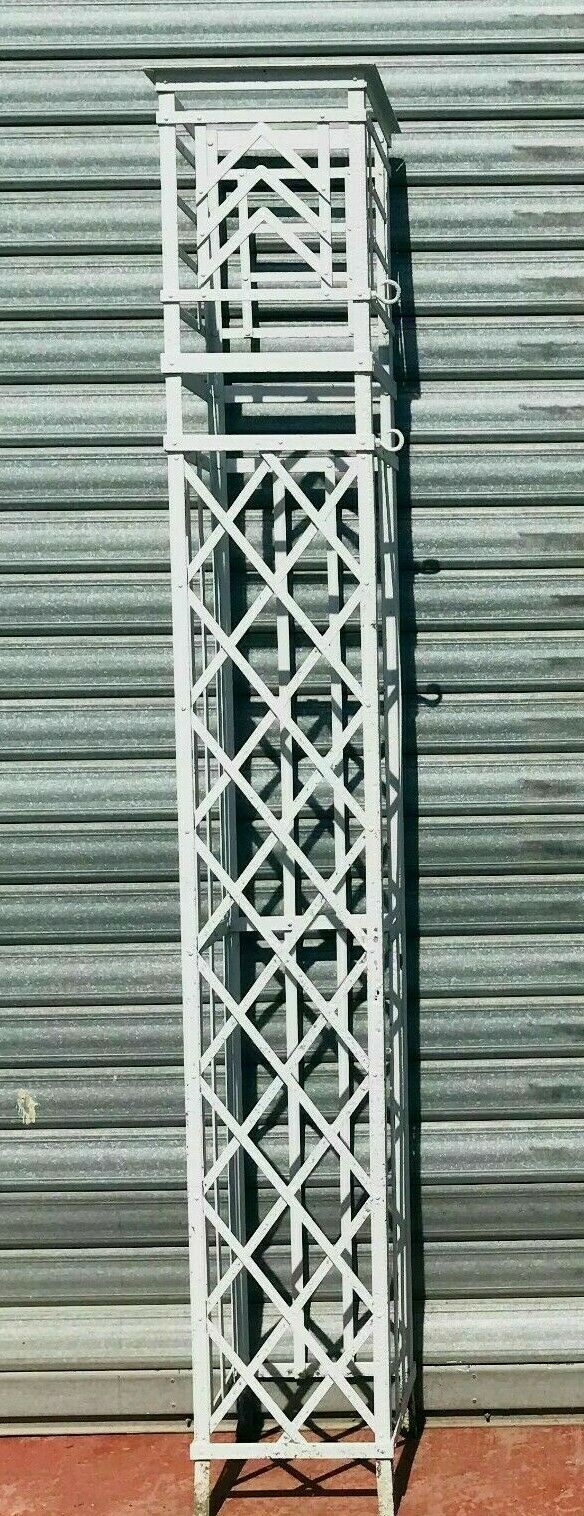 Pair of garden portico columns in wrought iron XX century