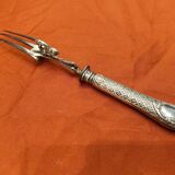 Exceptional cutting set with silver stag.