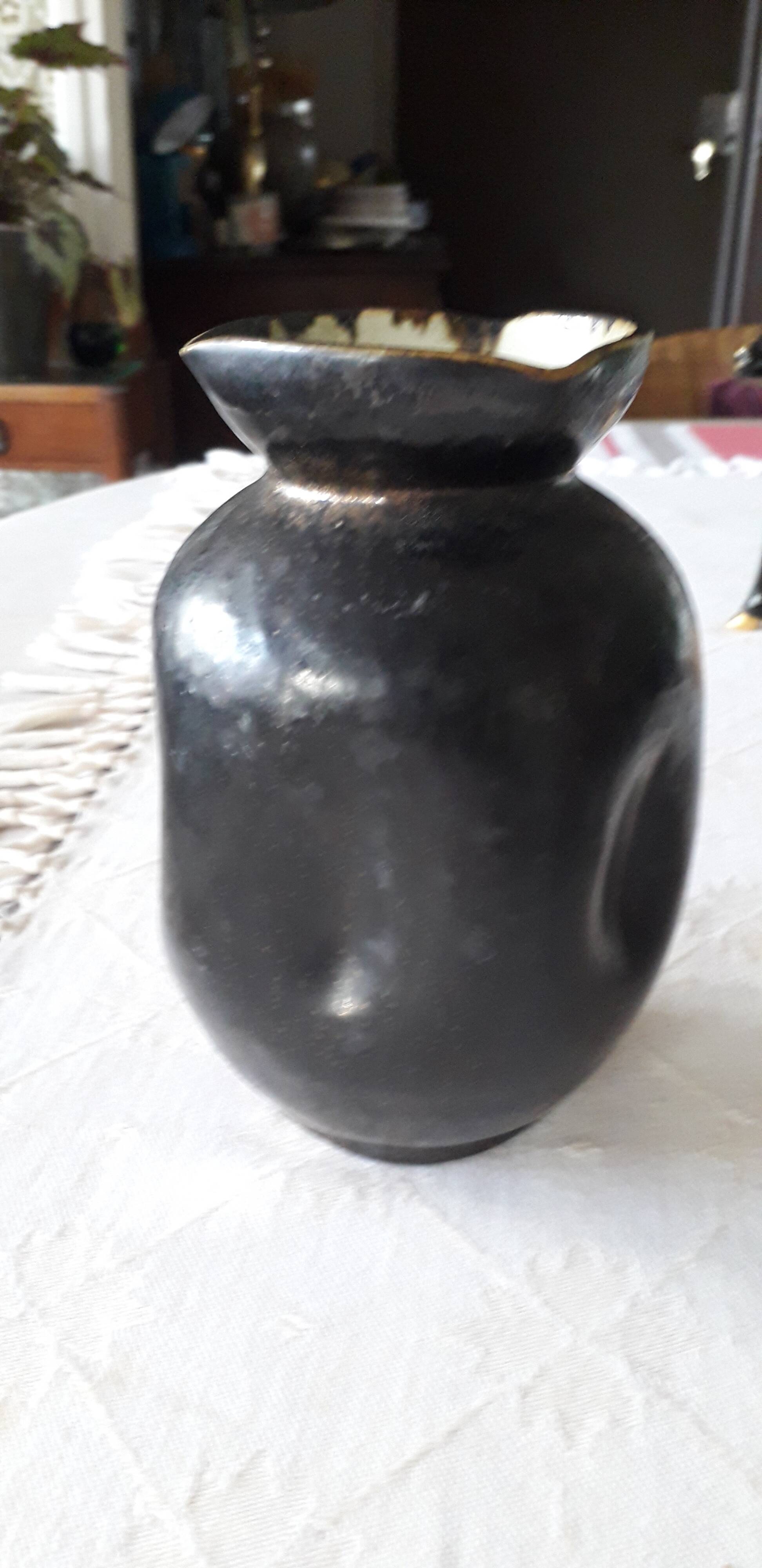 Very original ceramic vase from Warluis.