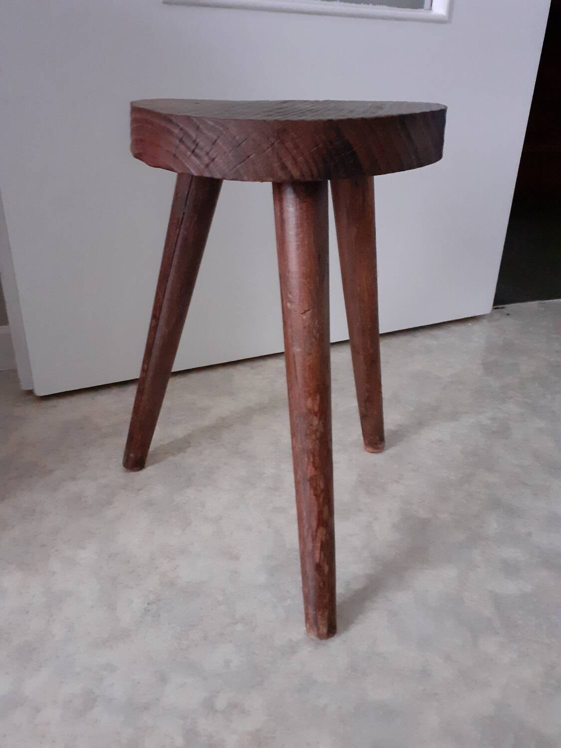 Tripod stool
