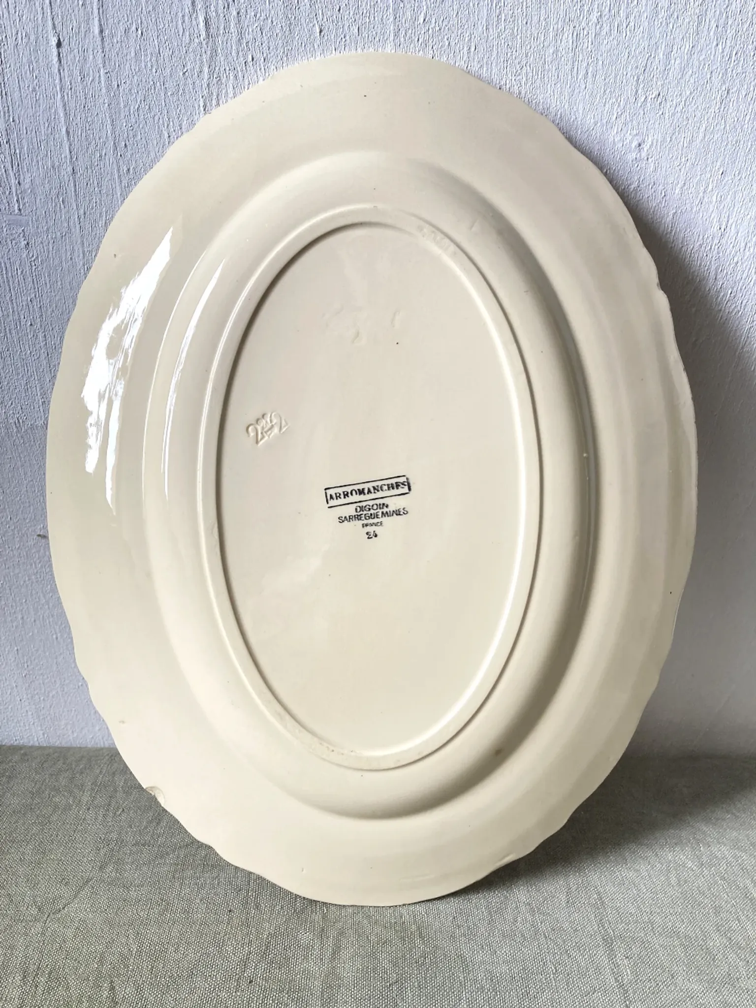Set of three serving dishes Digoin Sarreguemines, Arromanches, around 1950