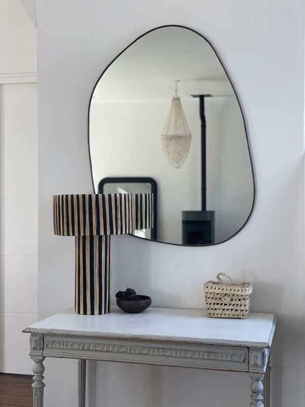 Miroir trapèze irrégulier organique laiton noir minimaliste 90x140cm