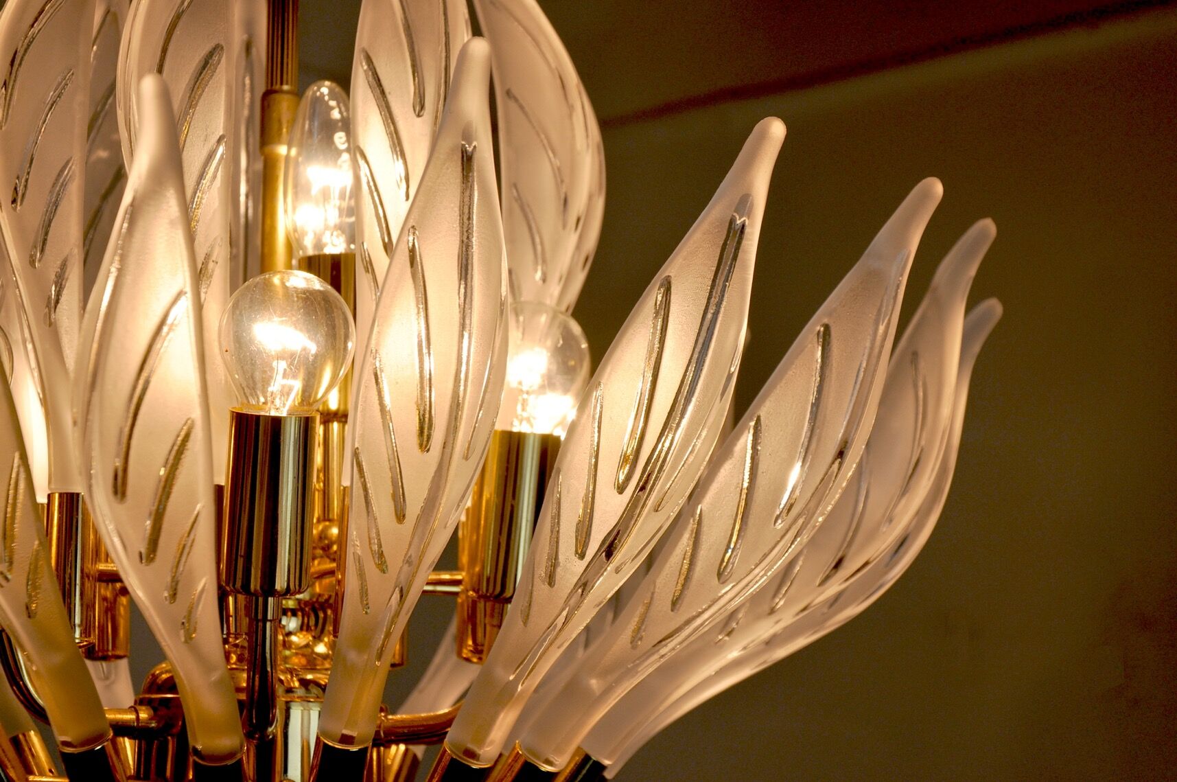 Venini's floral chandelier, murano glass leaves, Italy, 1970
