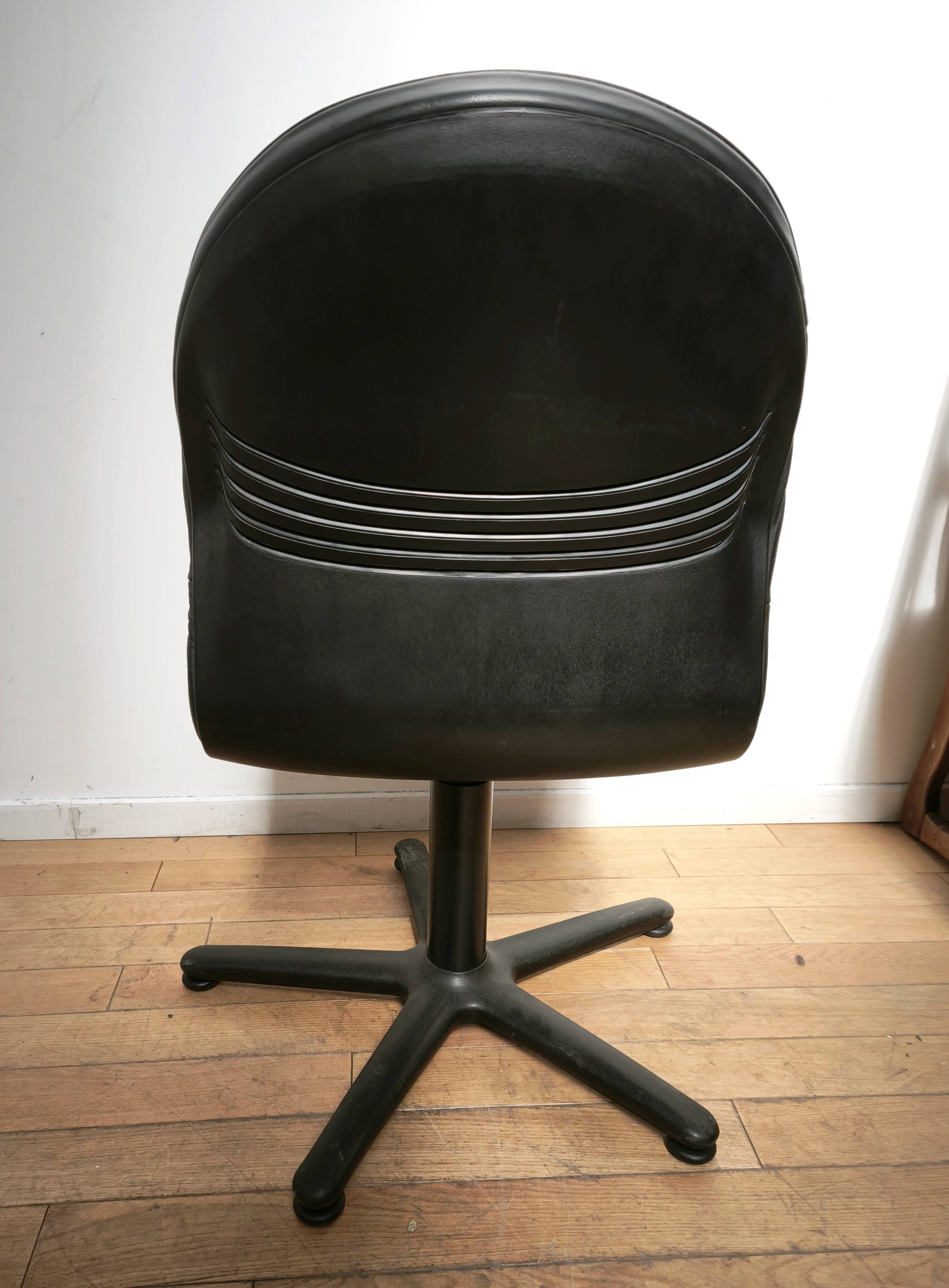 Set of 4 vintage Stratford office chairs.