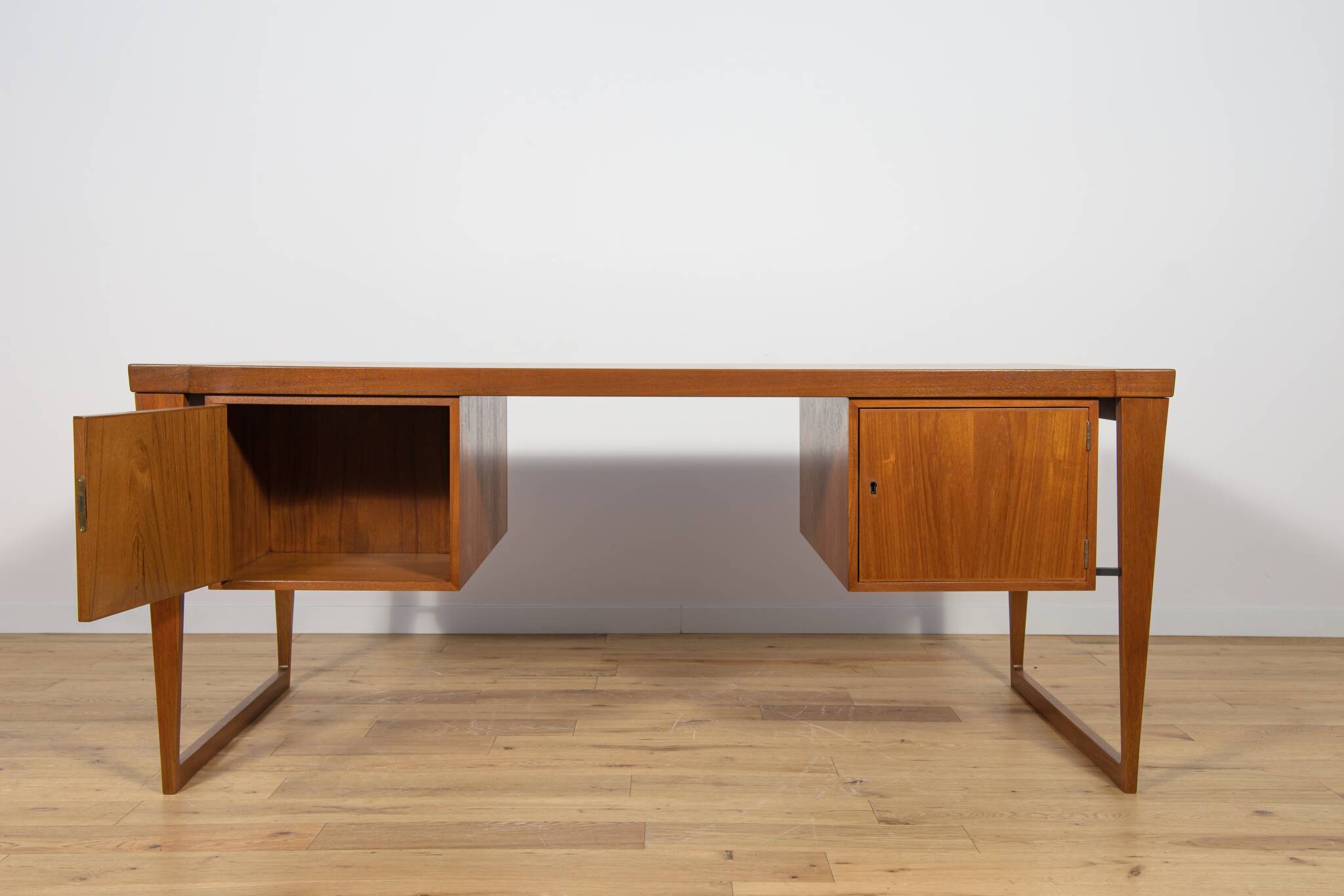 Teak Model 70 Desk by Kai Kristiansen for Feldballes Møbelfabrik, 1960s