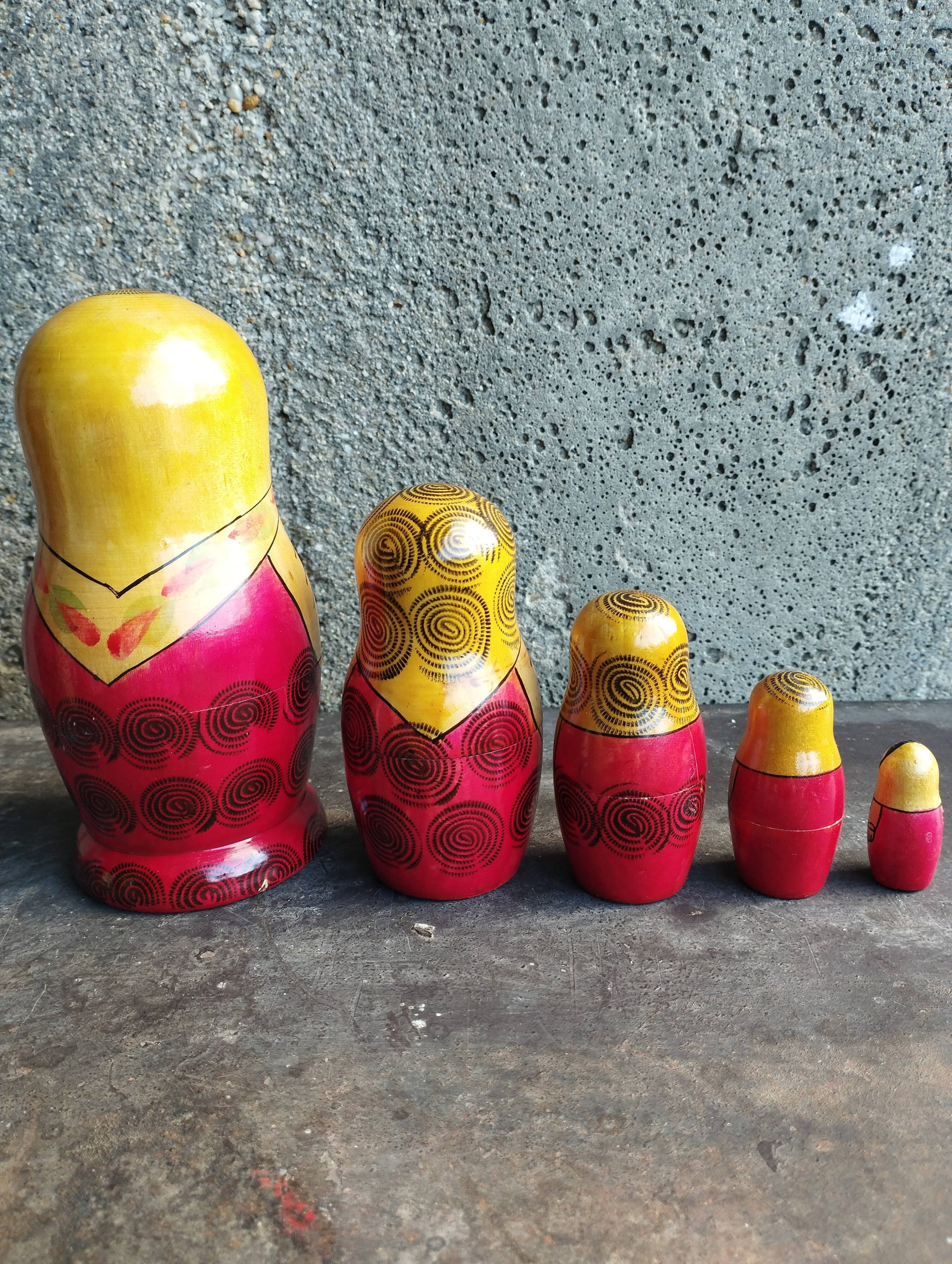 5 russian matryoshka dolls