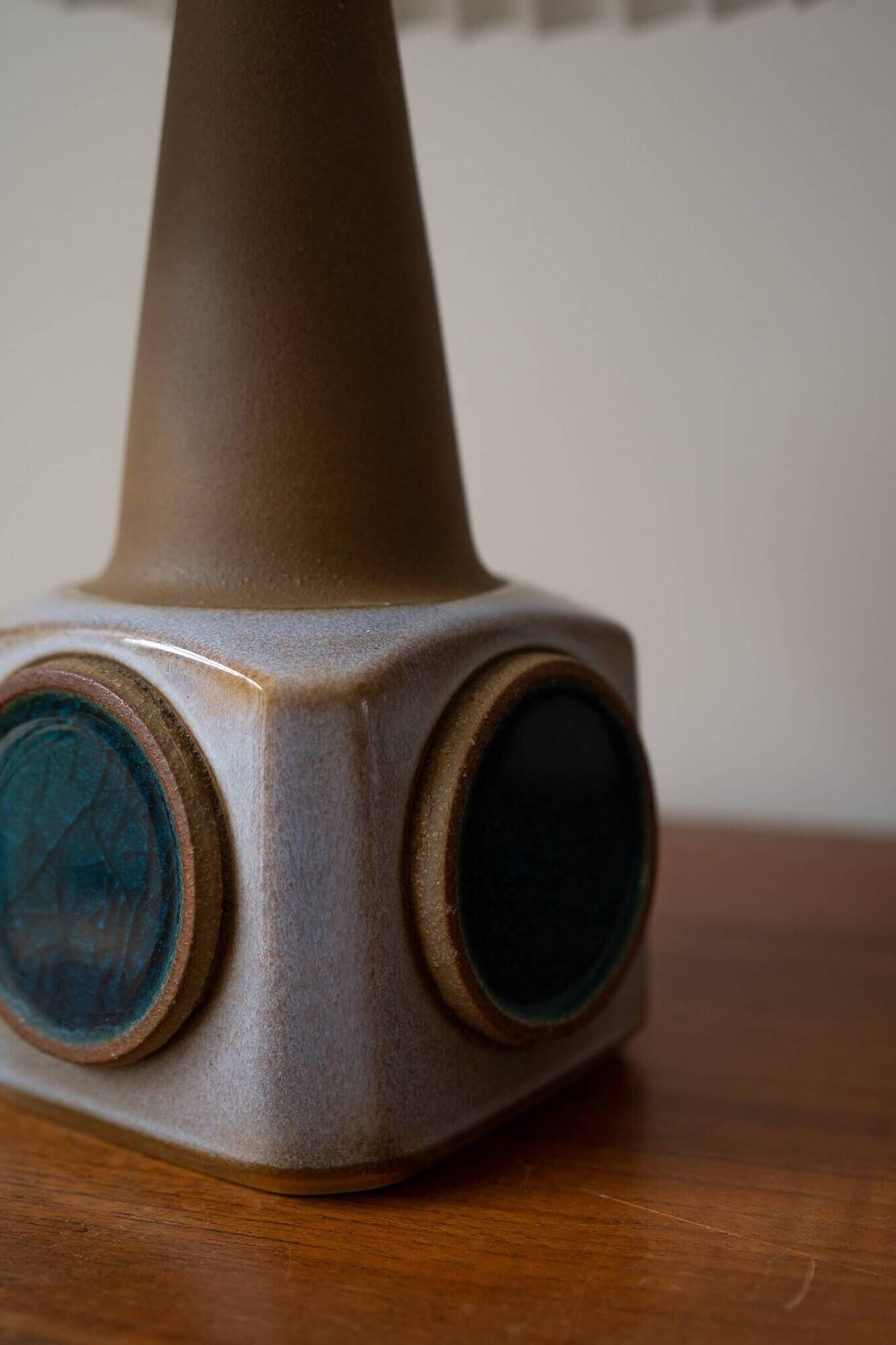Lampe de table en céramique danoise beige/ lilas/ bleu