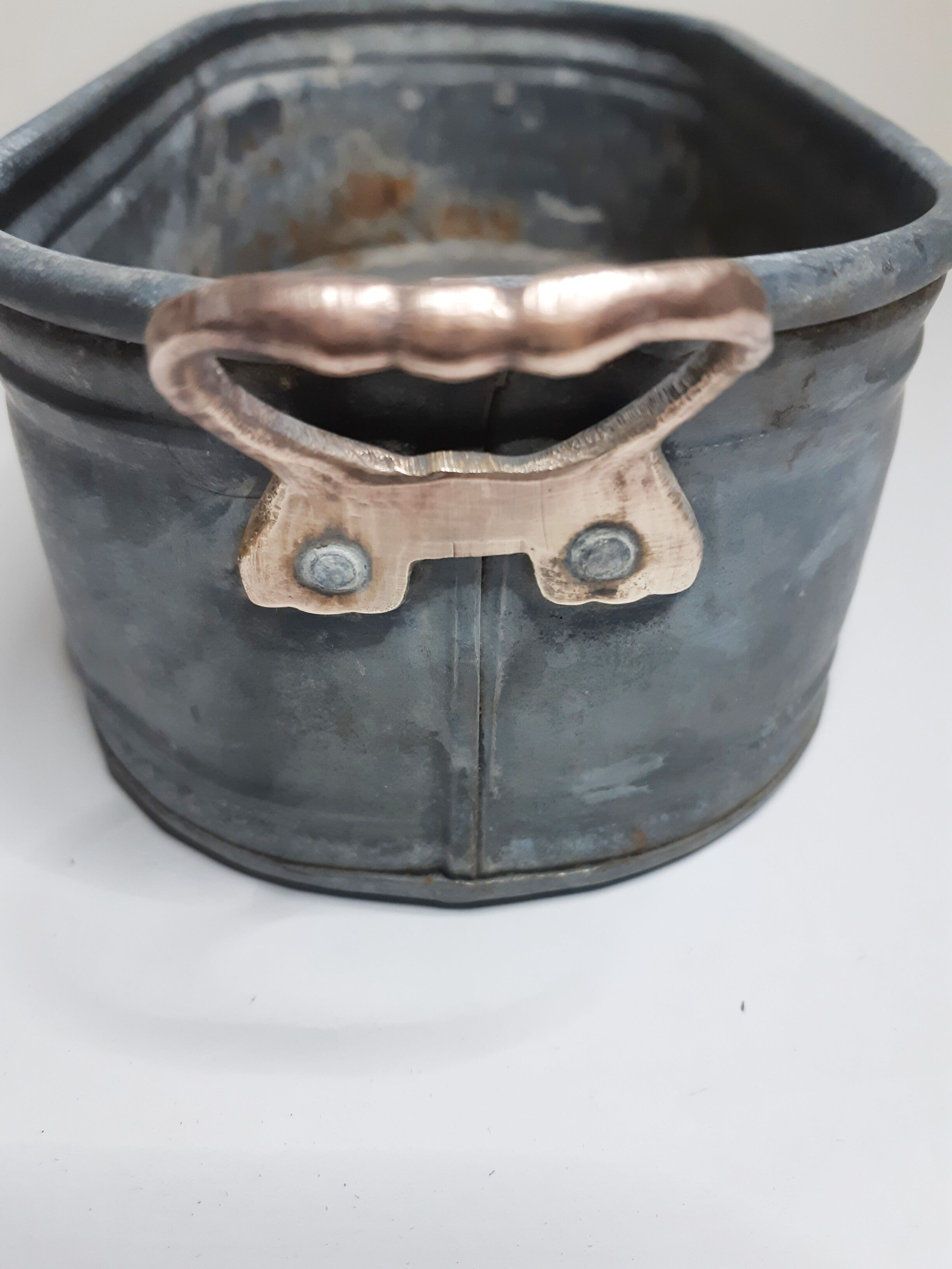 Table planter in zinc and brass