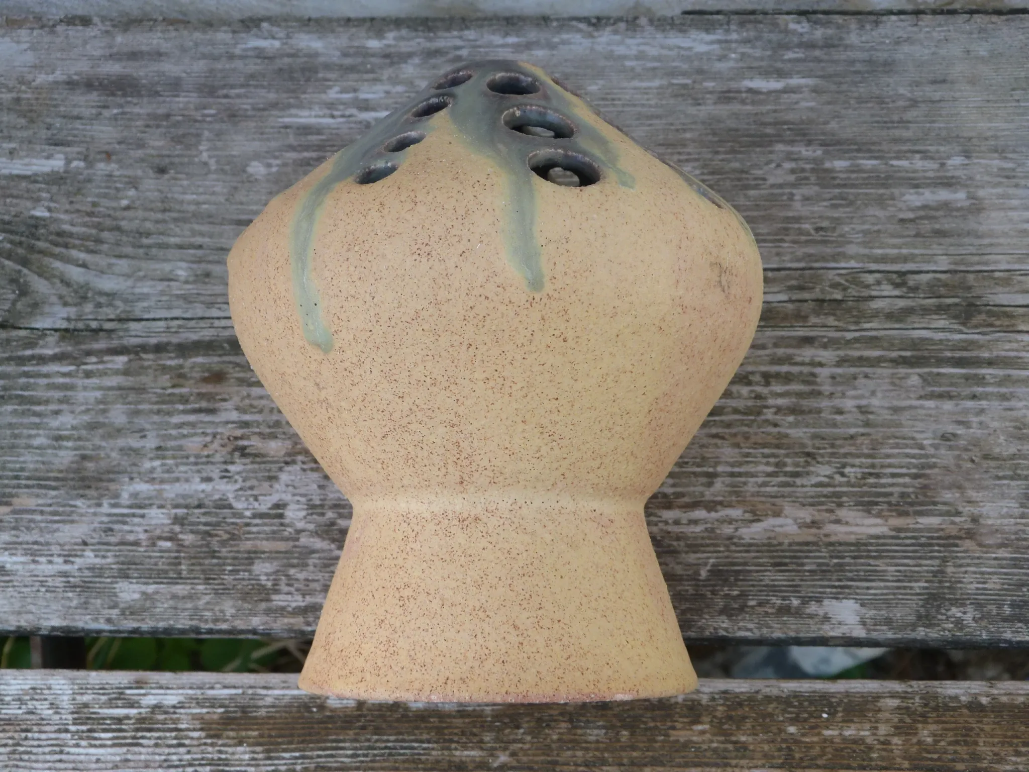 Pique fleurs vintage Poterie Accolay signé