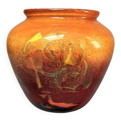 Vase, cache-pot Art déco en pâte de verre soufflé rouge et orange laqué marmoréen, signé et daté
