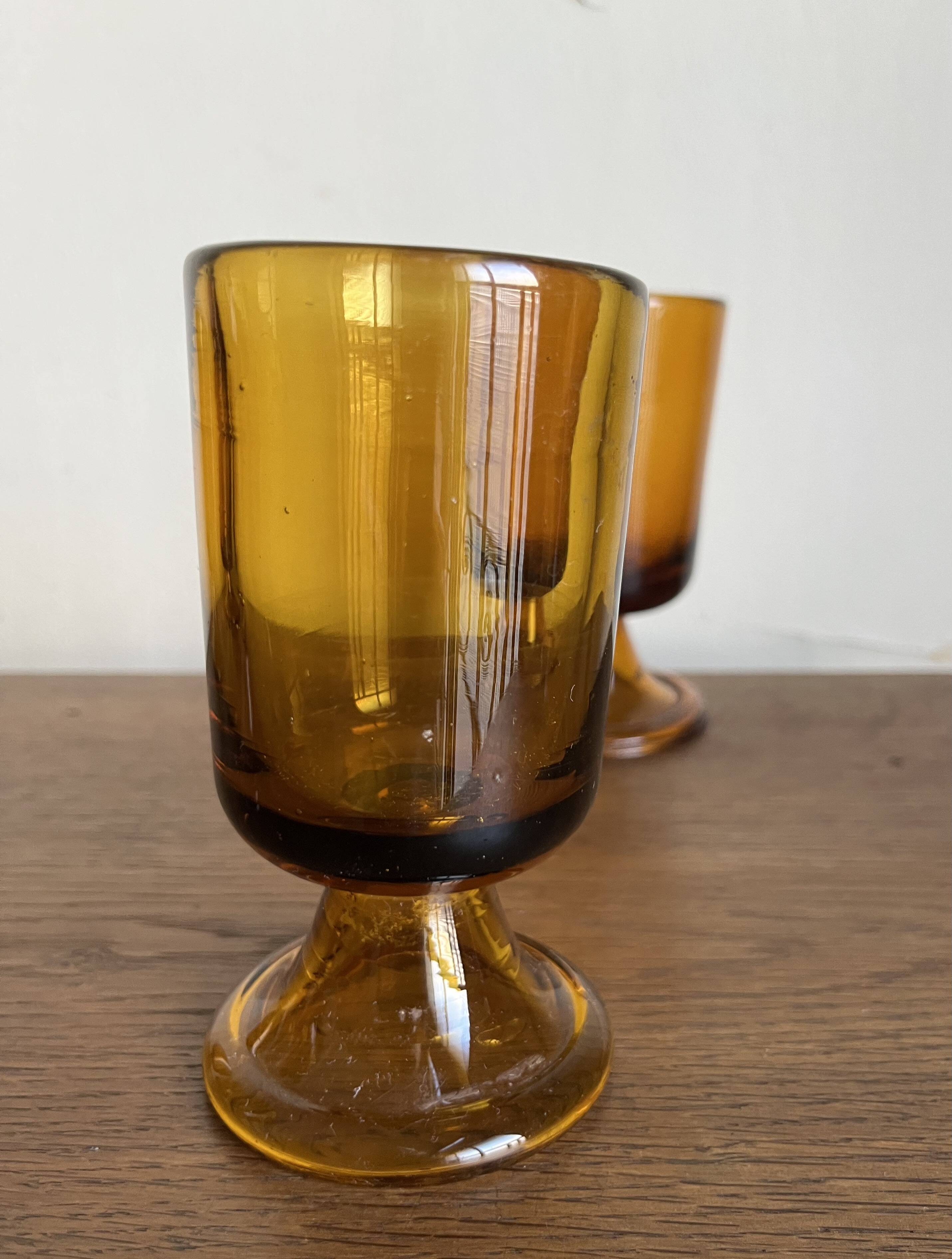 set of 7 tulip foot roller glasses Ibiza 1970 in large irregular glass