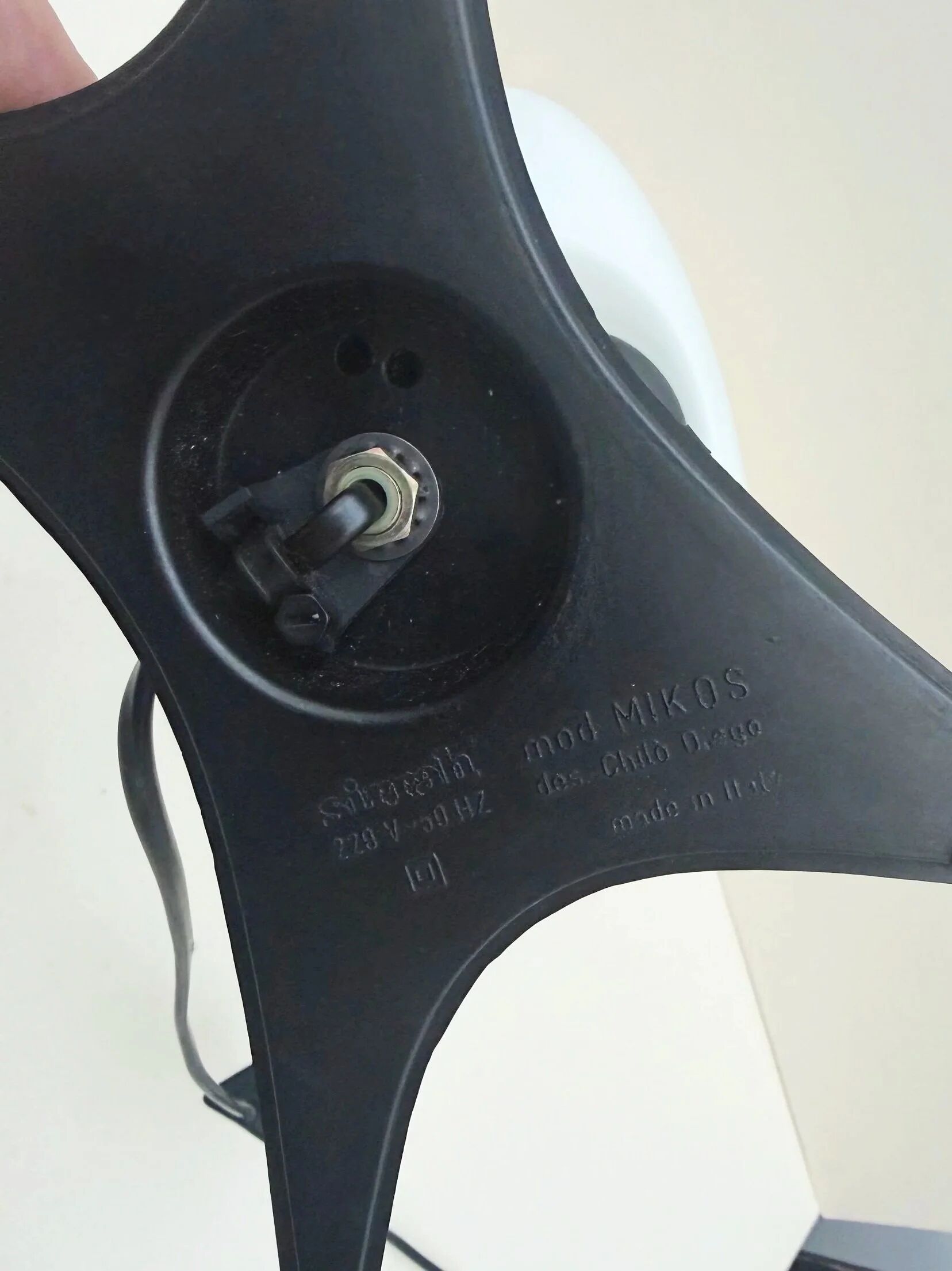 Lampe "mikos" de diego chilo pour sirrah en plastique et opaline, 1992