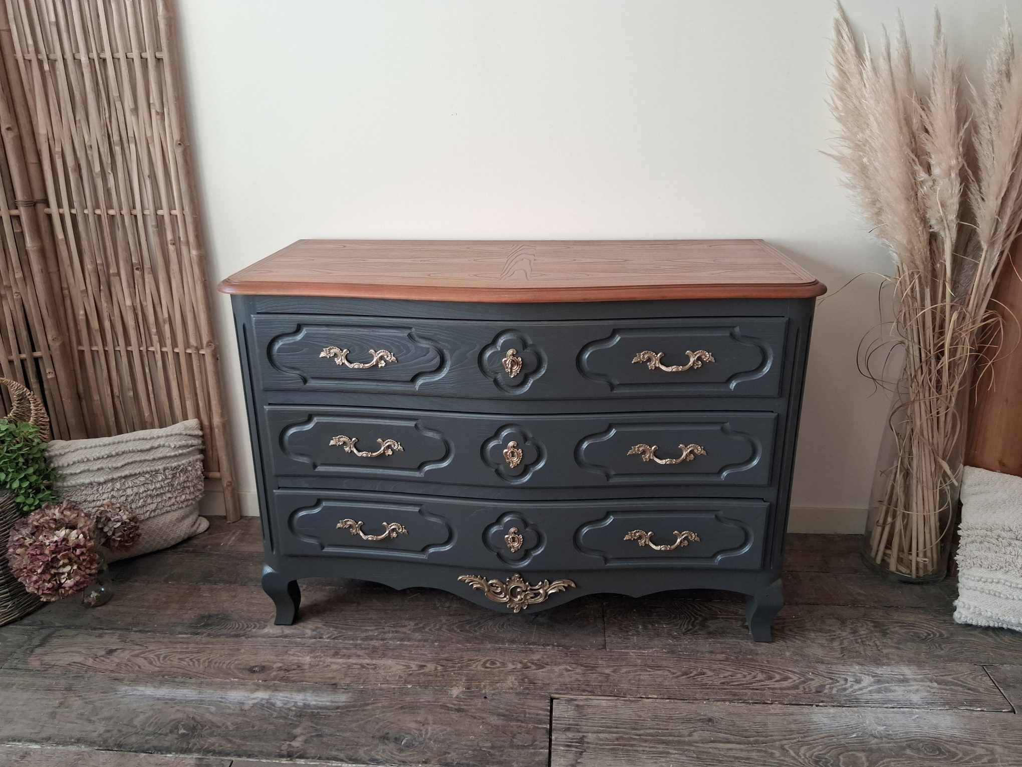 Birch wood chest of drawers