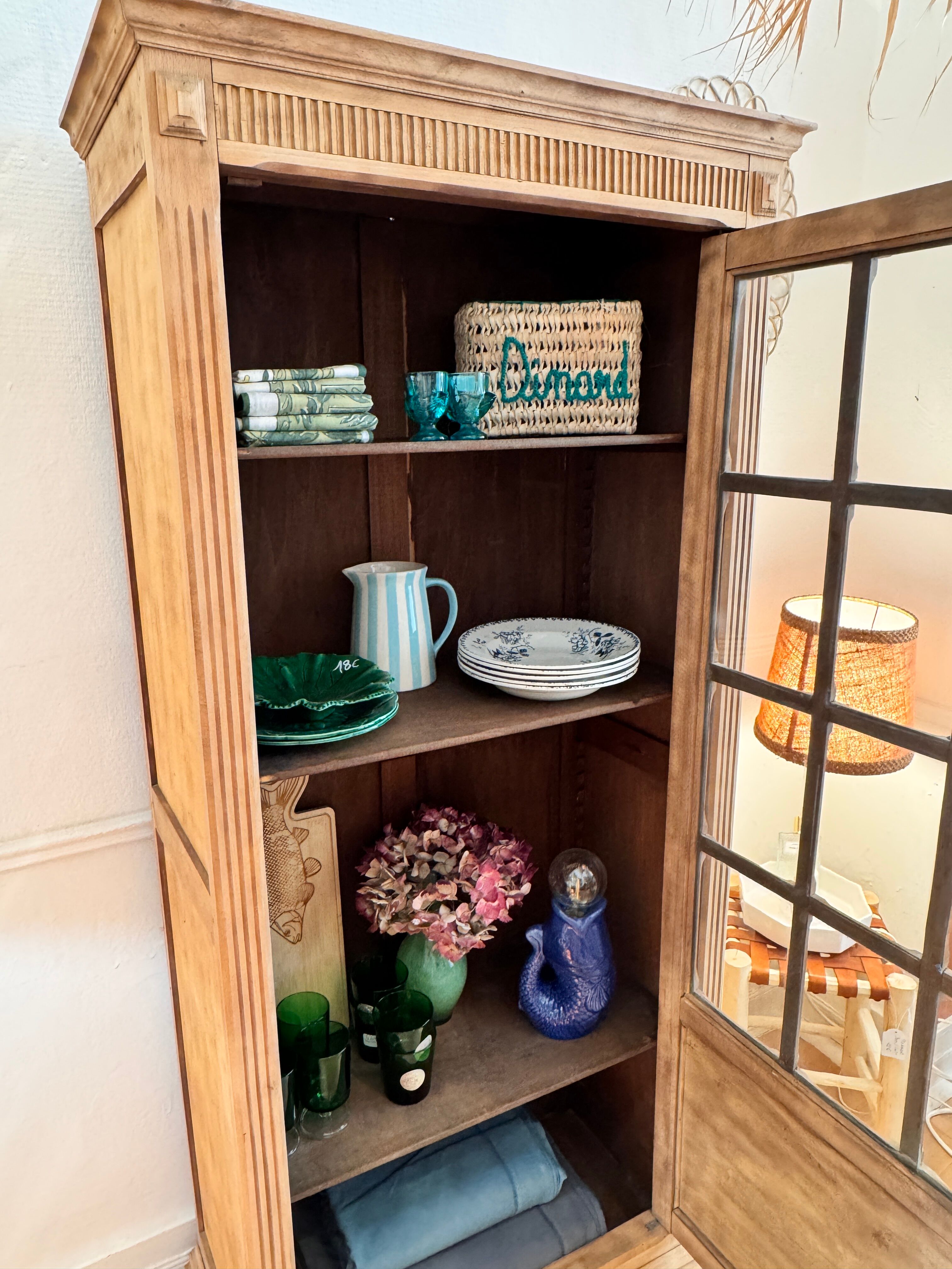 armoire parisienne vitrée