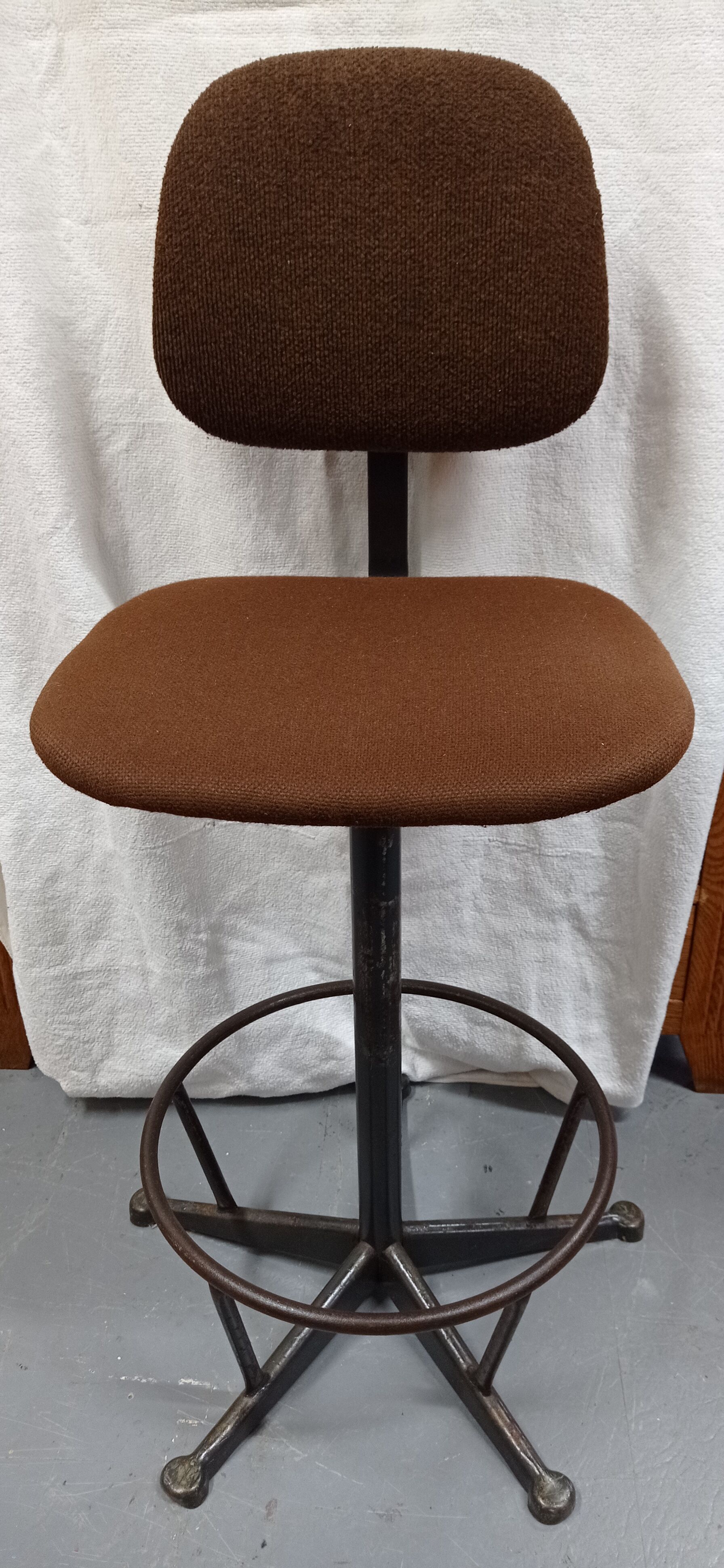 Adjustable workshop chair