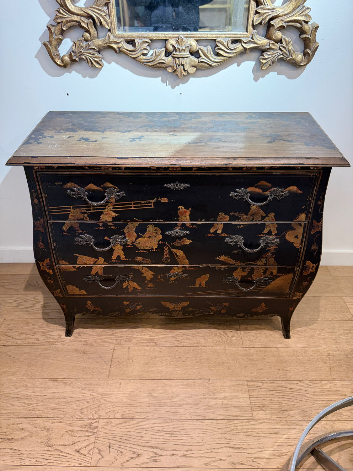 Chest of drawers with 3 drawers, Chinese decor, 20th century.