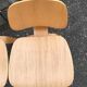 Chaises en contreplaqué moulé restaurées
