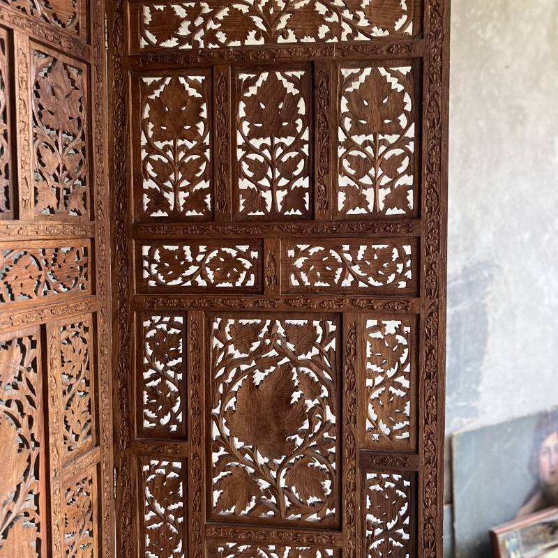 Paravent sculpté en bois