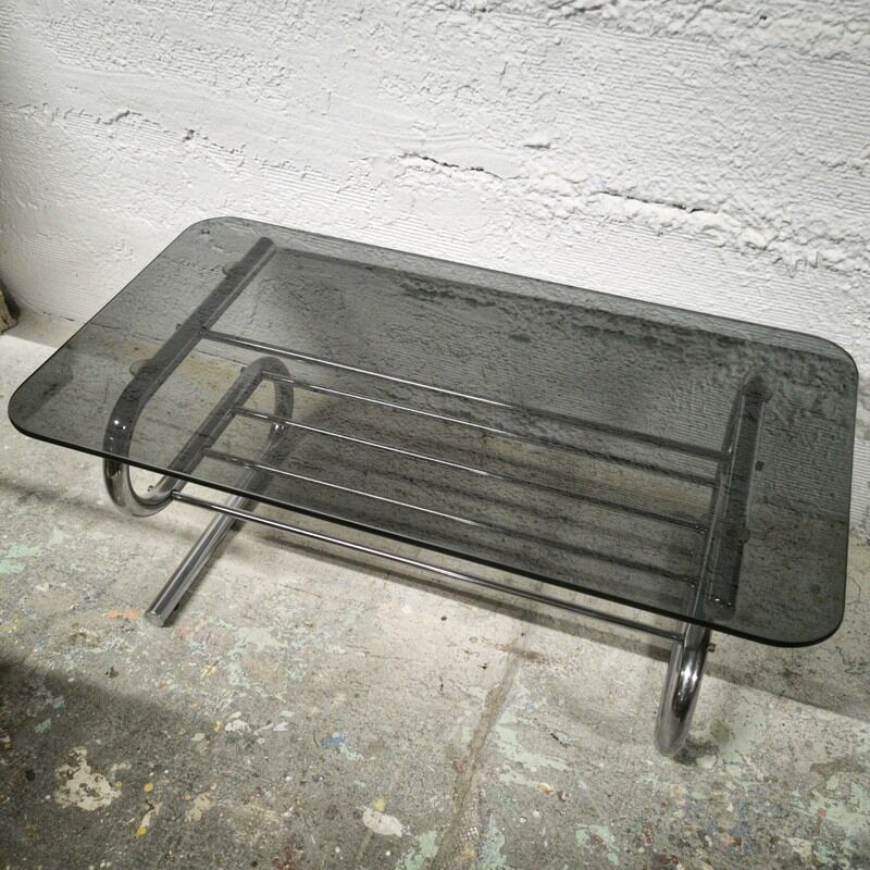 Table basse chromée et verre fumé