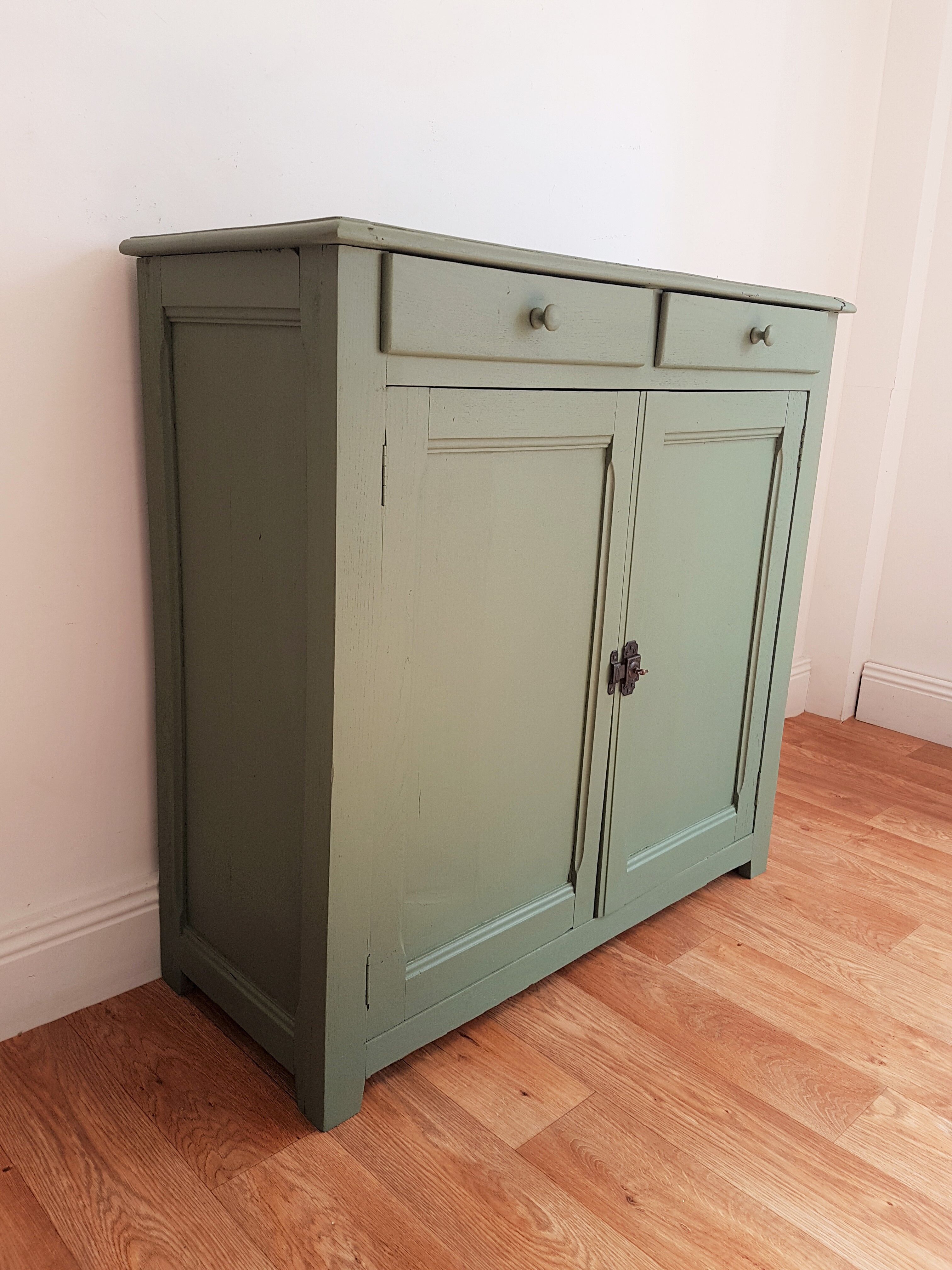 Buffet parisien vert végétal