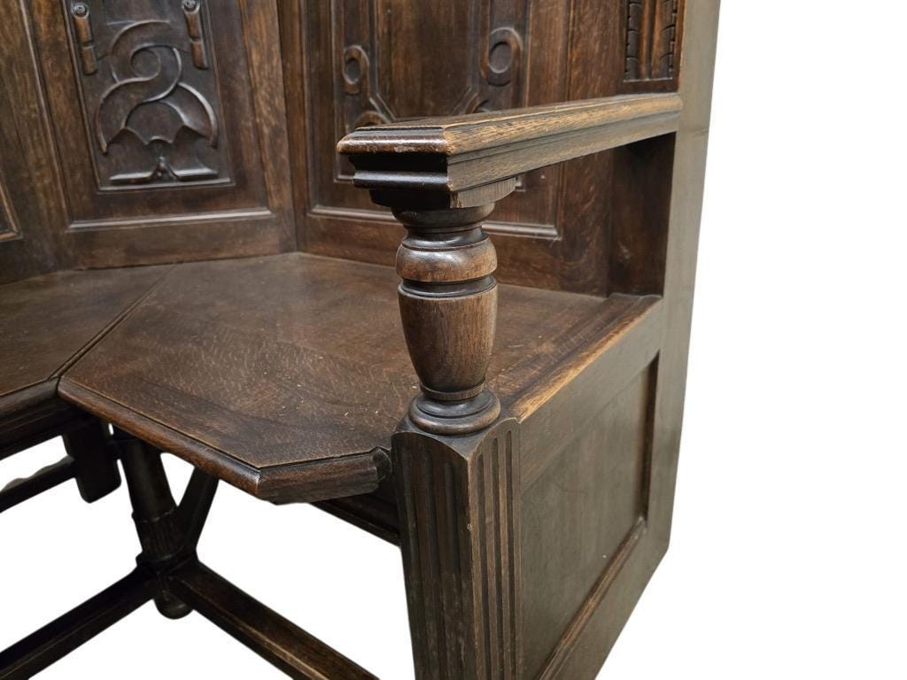 Vintage corner bench in wood in Henri II style