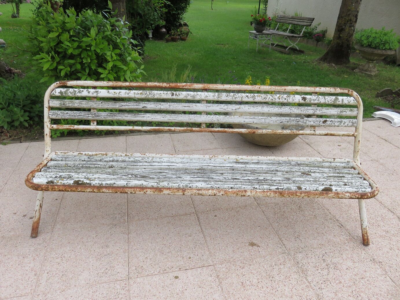 Folding garden bench