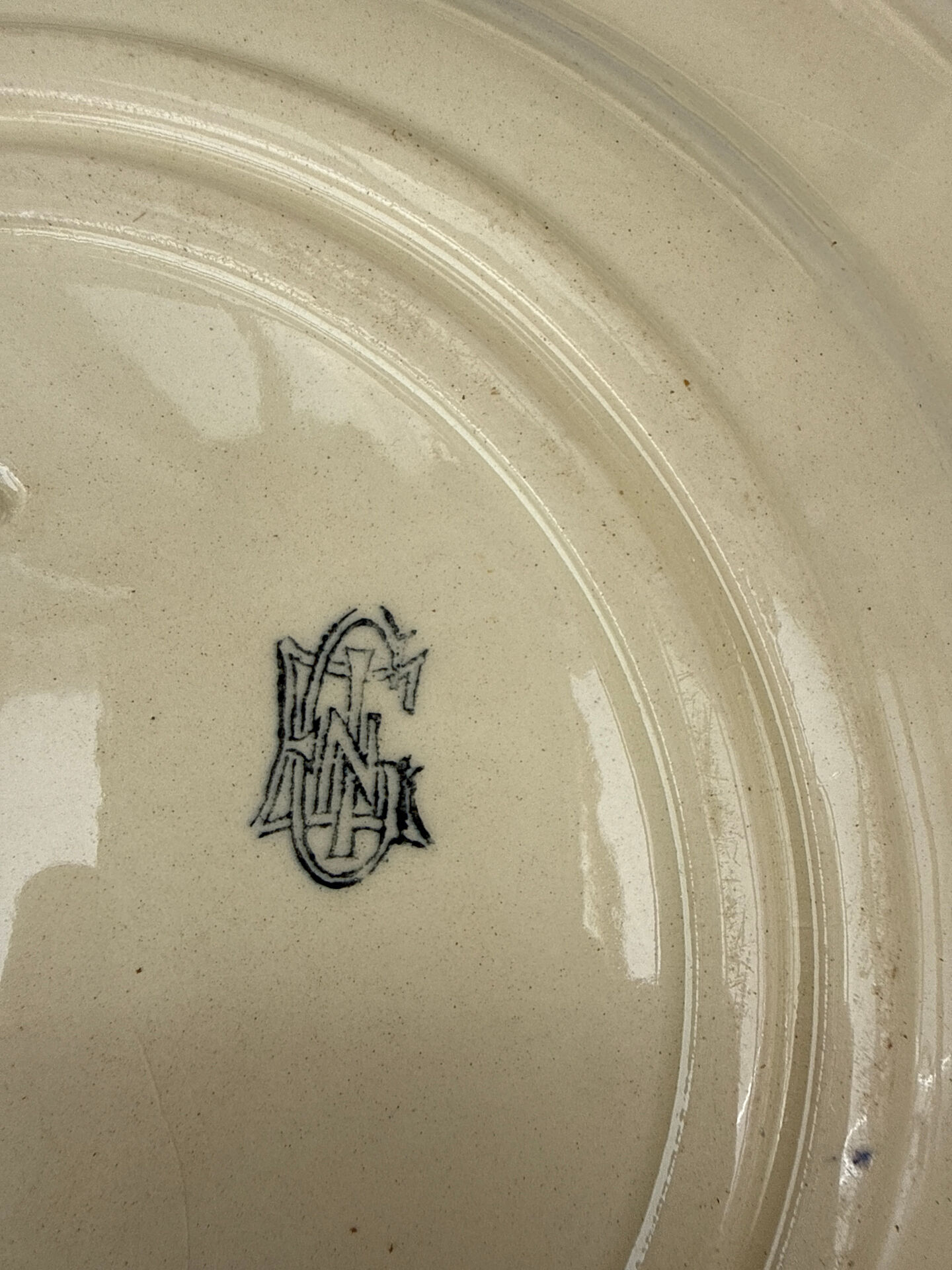 Antique Gien plate, ironstone, Japonese-style decoration.