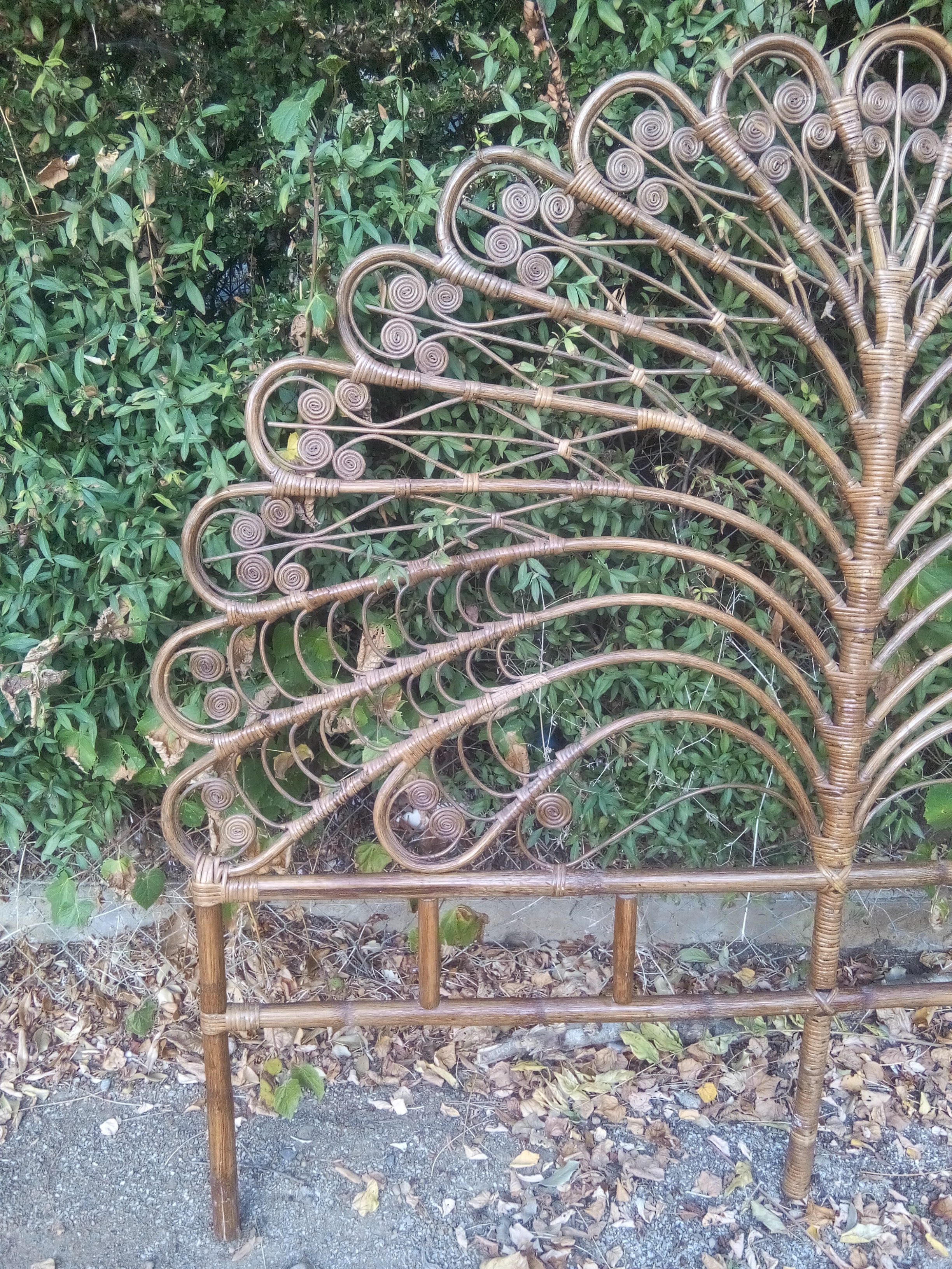 2-seat peacock rattan headboard