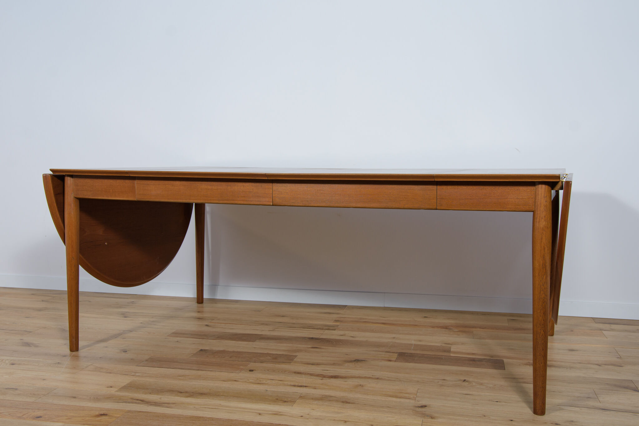 Table à manger extensible en teck, années 1960