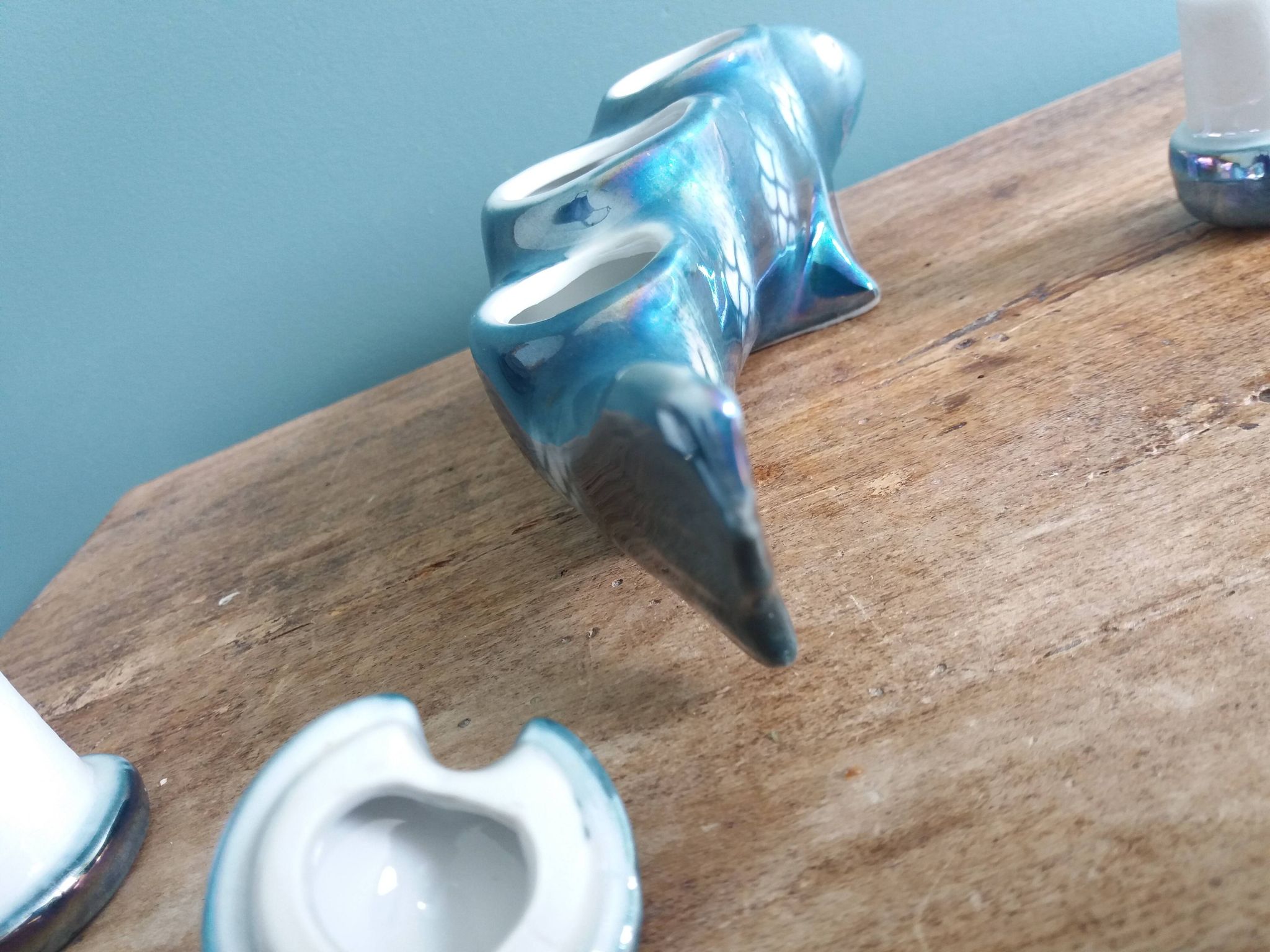 Salière poivrier moutardier zoomorphe, poisson en porcelaine