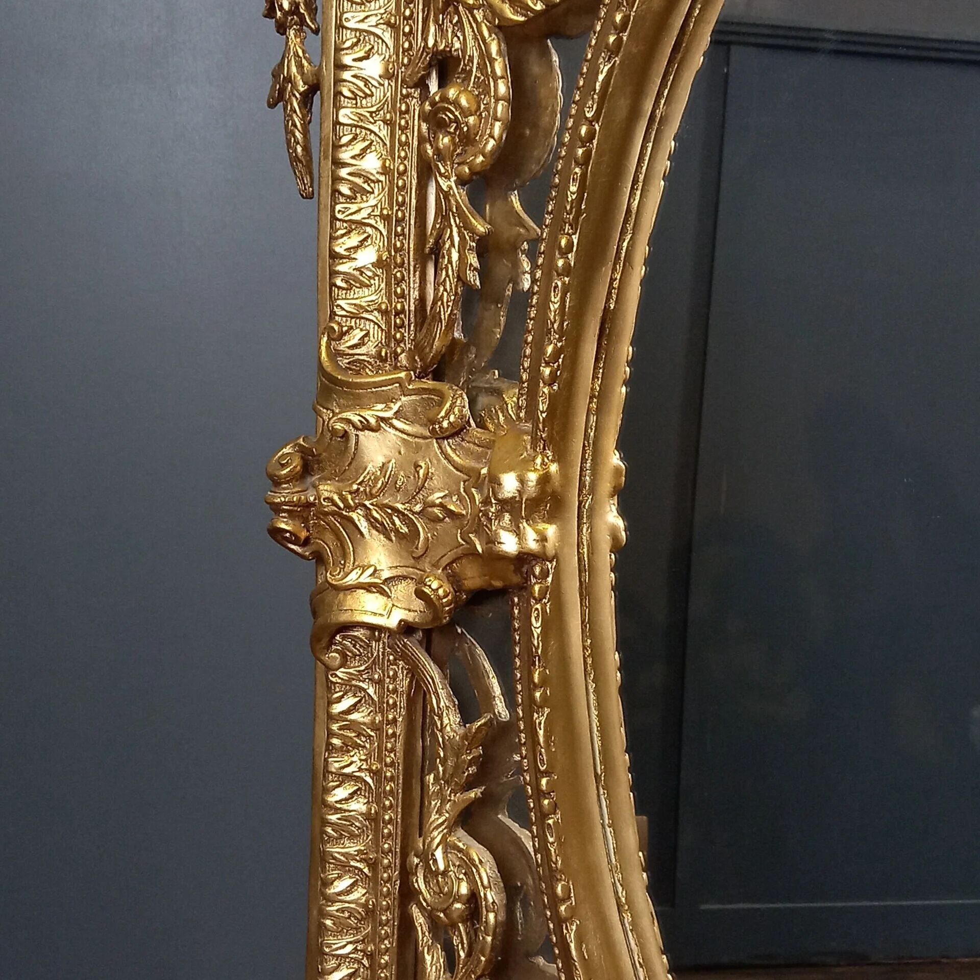 Miroir ovale vintage de style Rococo Louis XV