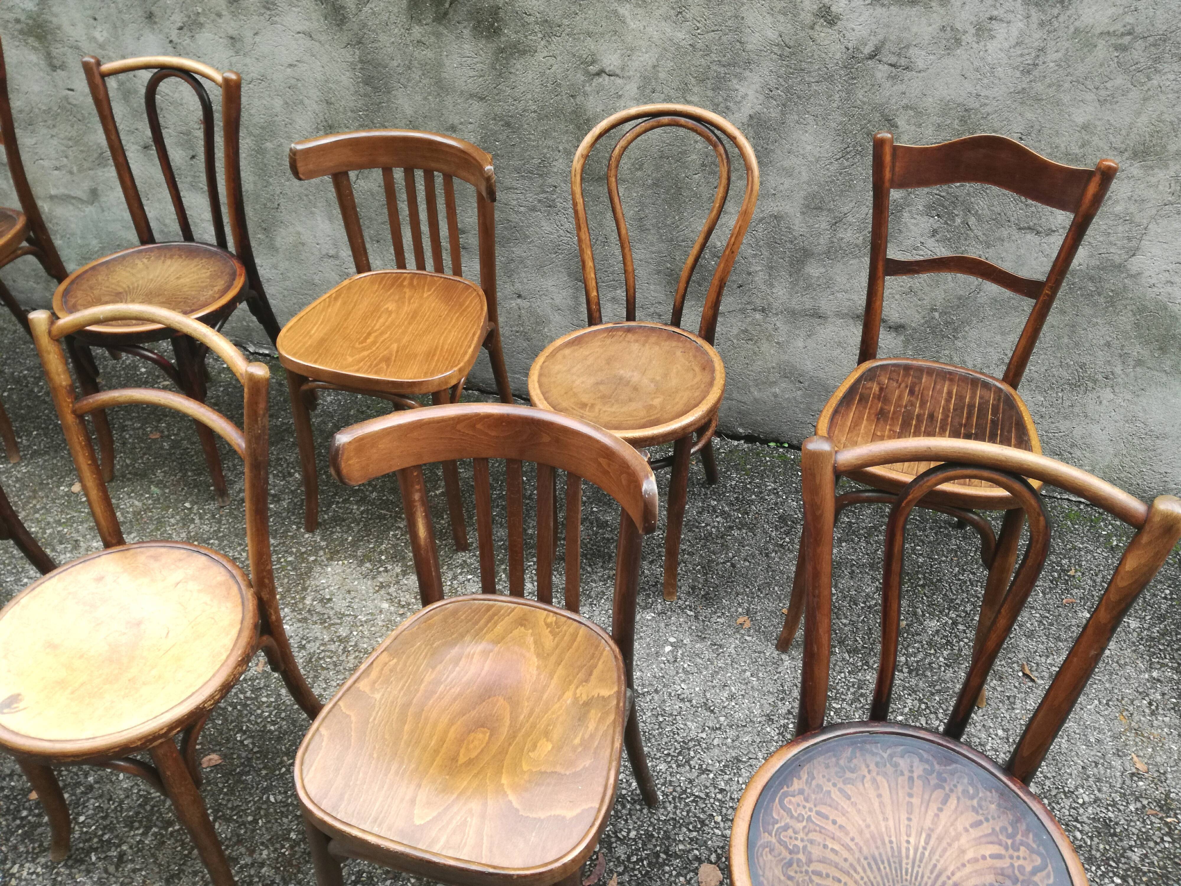 Lot de 15 chaises bistrot vintage