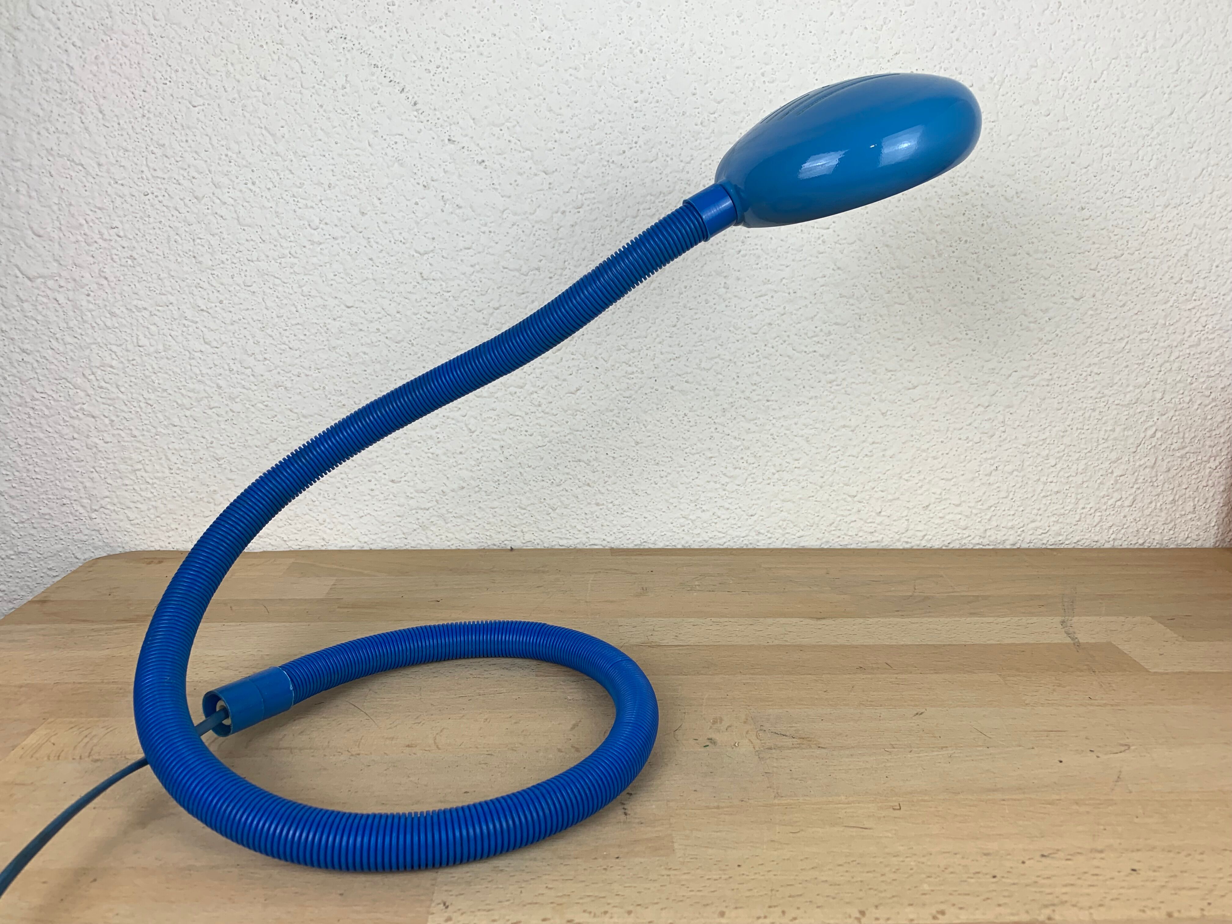 Flexible snake lamp blue 80s memphis