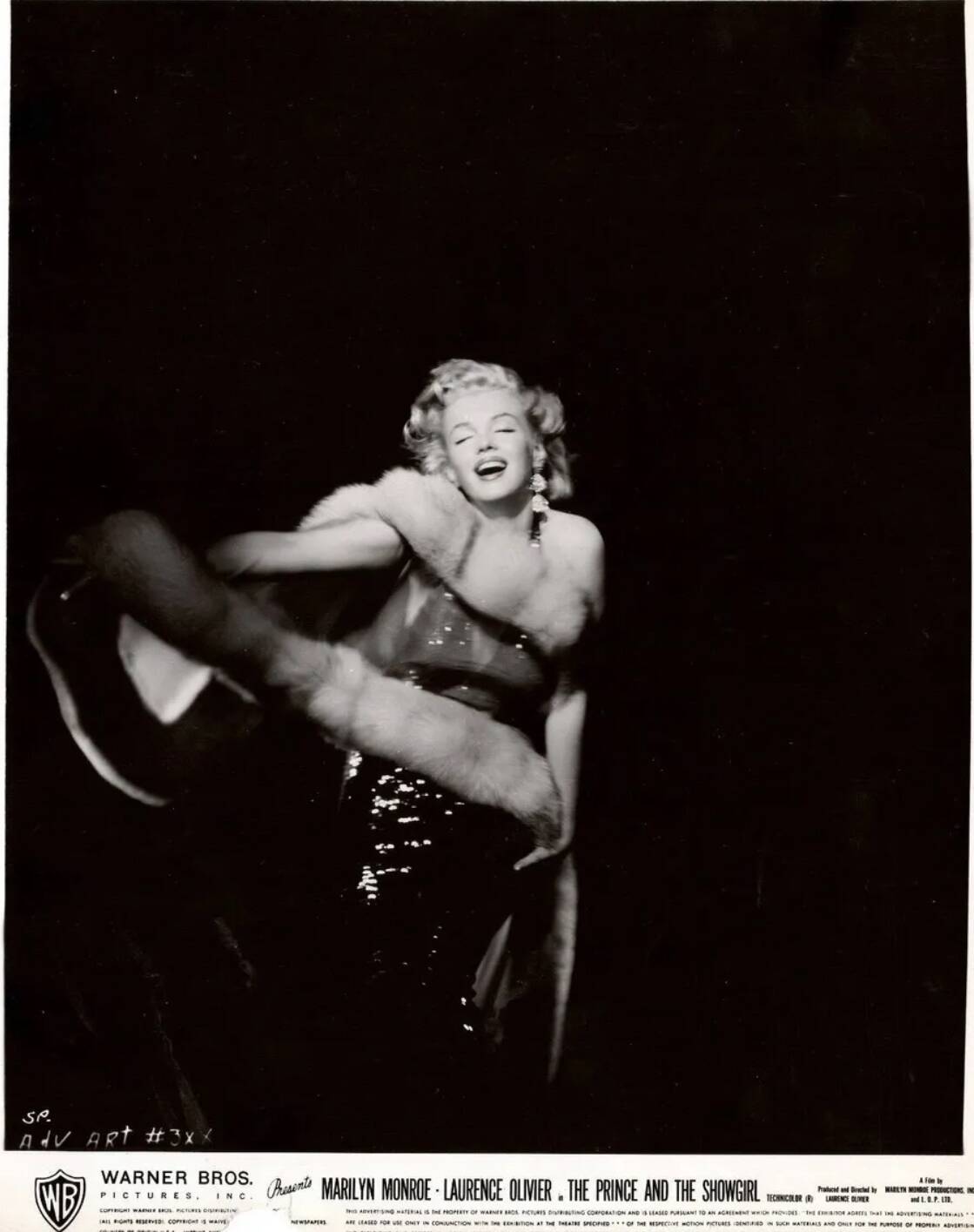 Marilyn monroe-photography filming-the prince and the showgirl-richard avedon
