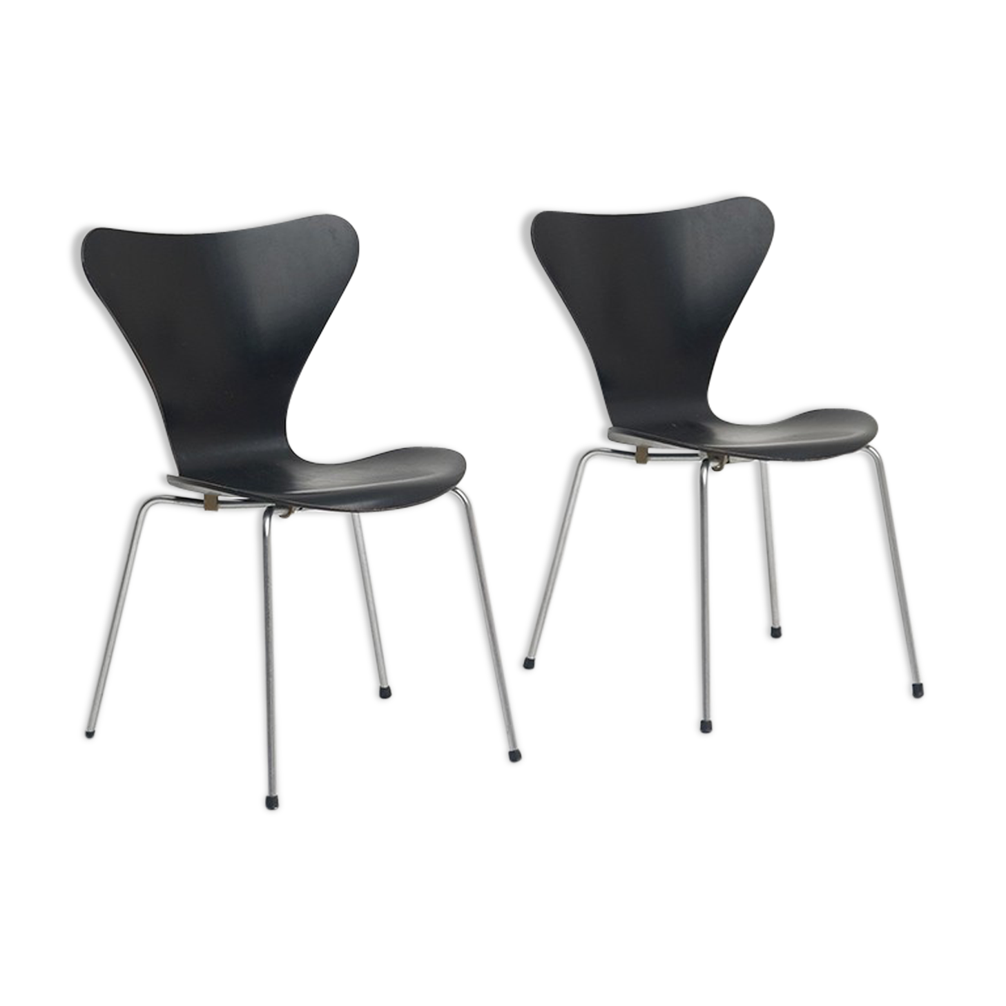 3107 series butterfly chair by Arne Jacobsen for Fritz Hansen